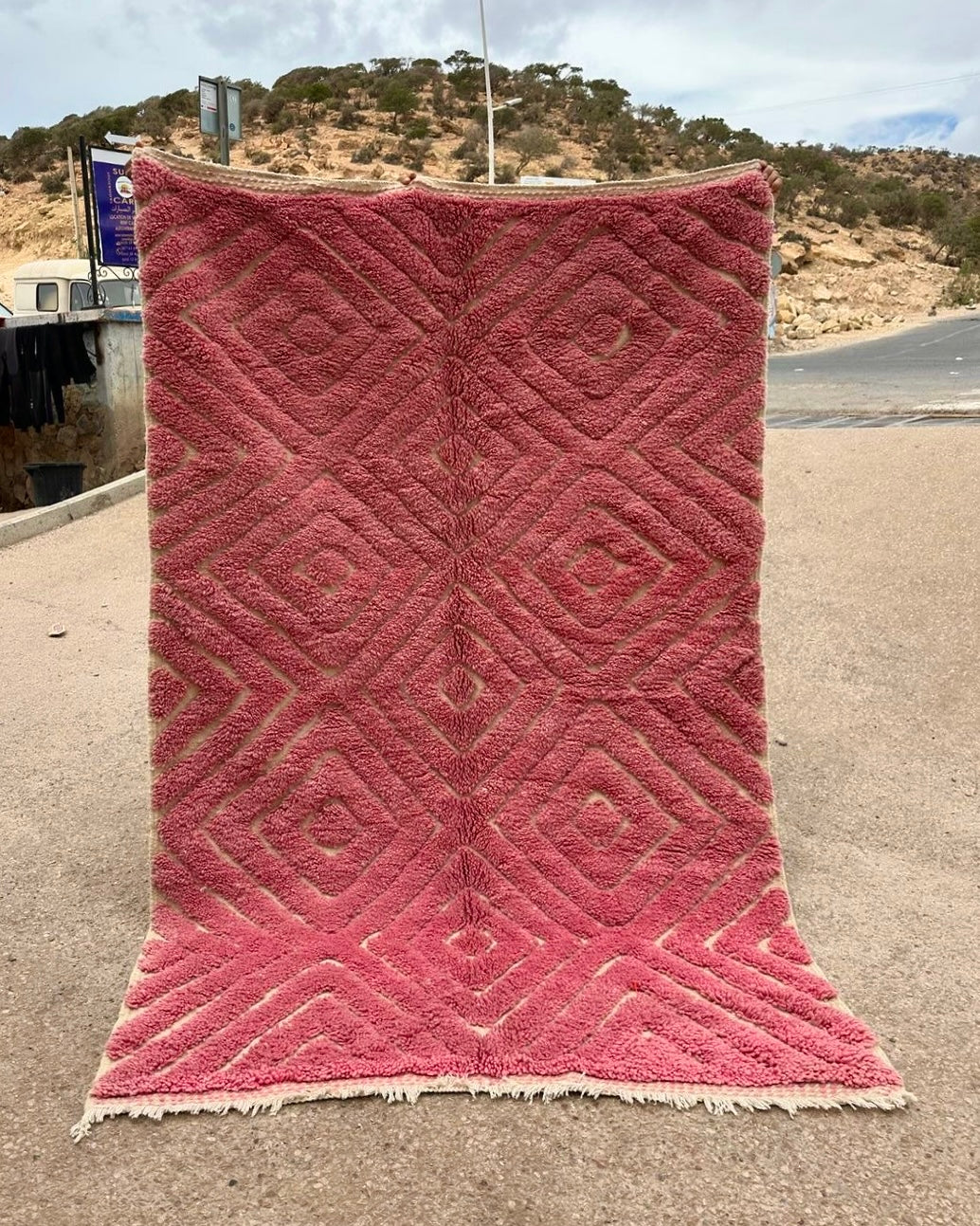 Beni Ouarain Rug size 250 x 150 cm || 8.2 x 4.92 ft