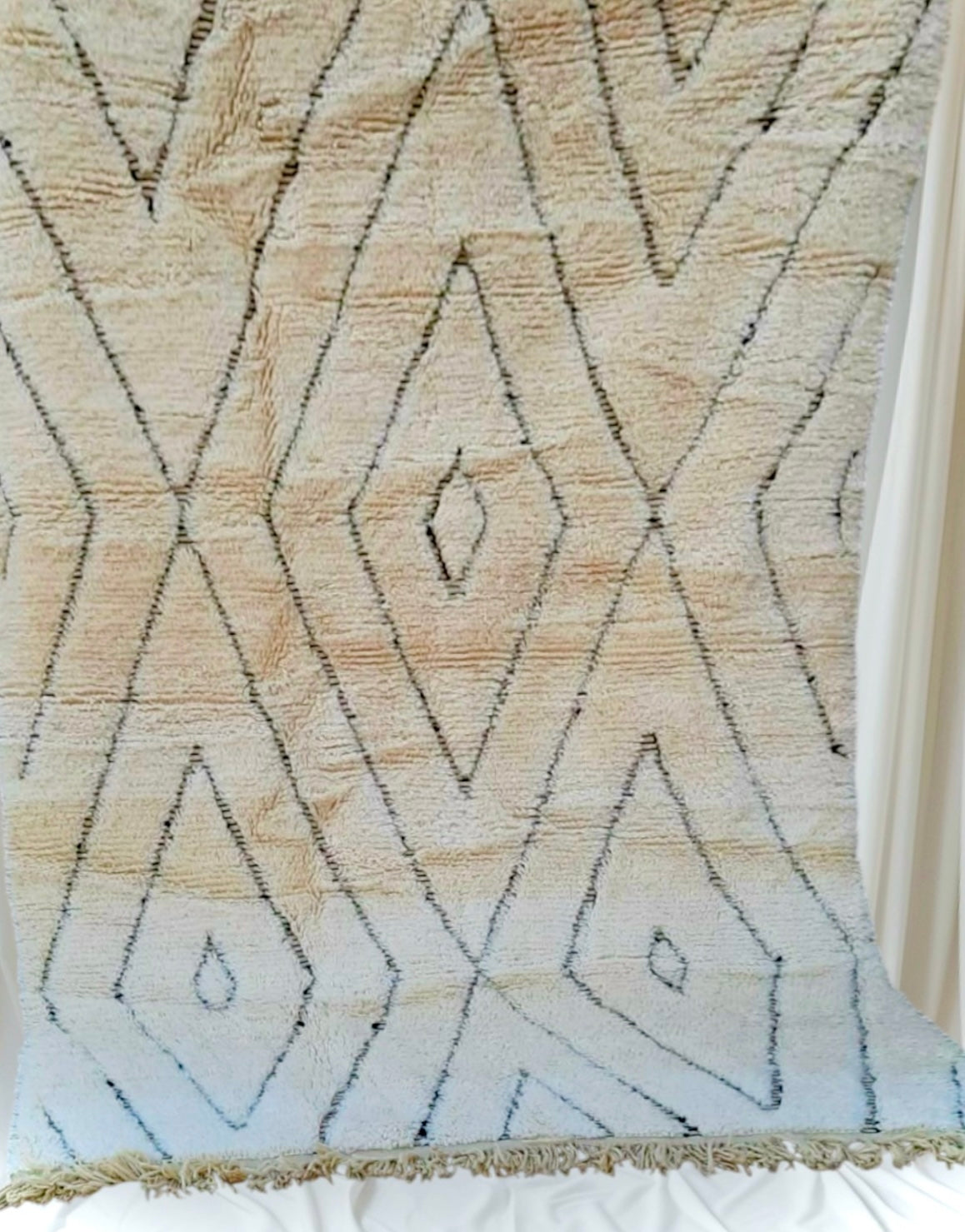Beni Ouarain Rug size 250 x 150 cm || 8.2 x 4.92 ft