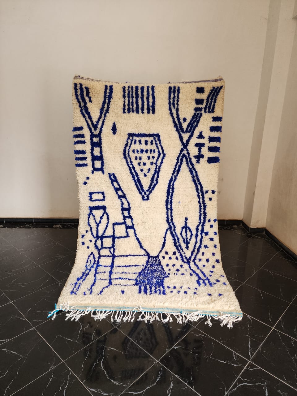 Handmade Azilal Rug, size 250 x 150 cm || 8.2 x 4.92 ft