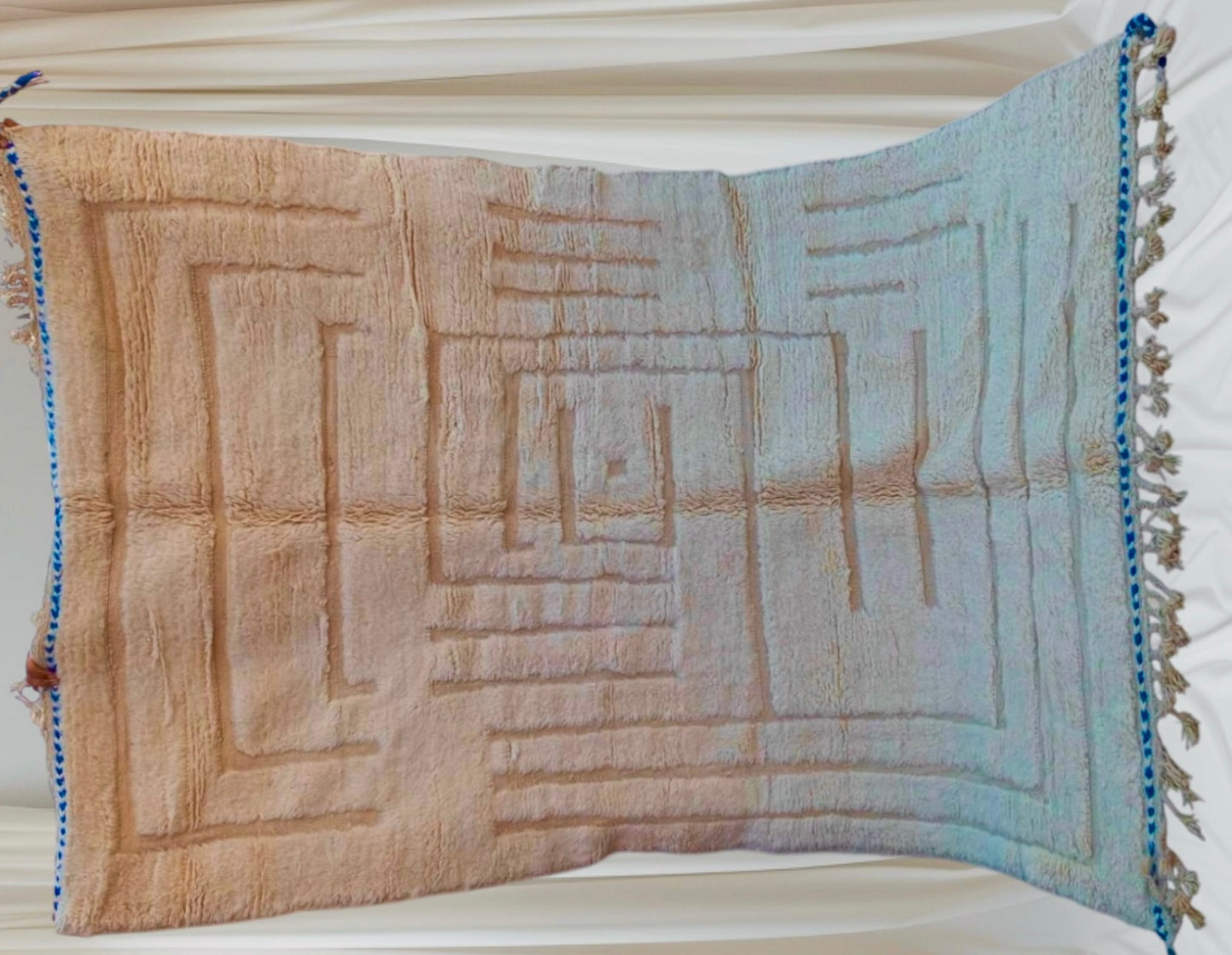 Beni Ouarain Rug size 250 x 150 cm || 8.2 x 4.92 ft