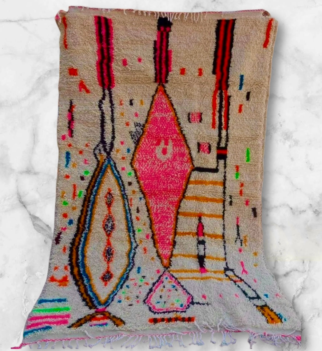 Handmade Azilal Rug, size 250 x 150 cm || 8.2 x 4.92 ft