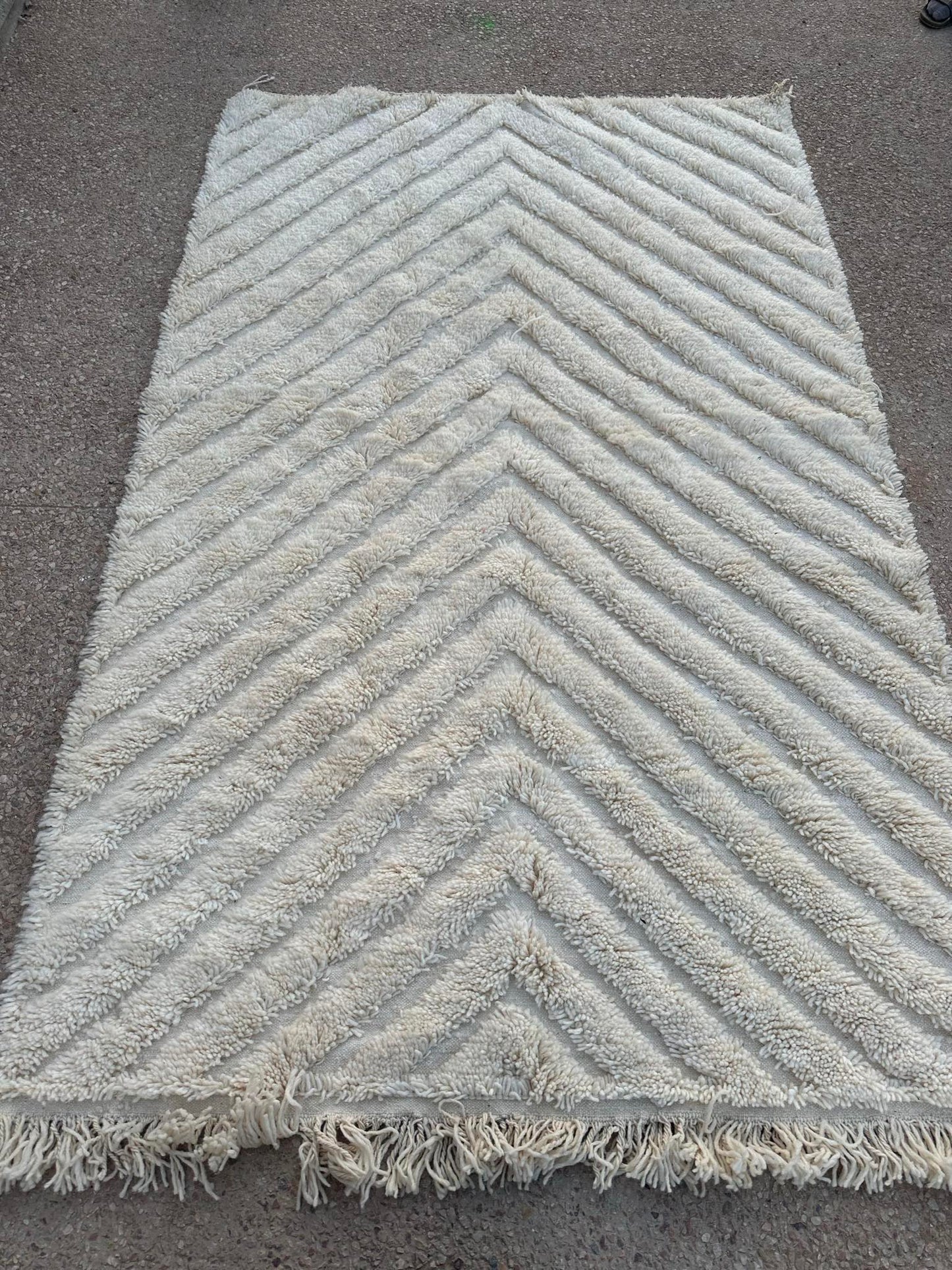 Beni Ouarain Rug size 250 x 150 cm || 8.2 x 4.92 ft