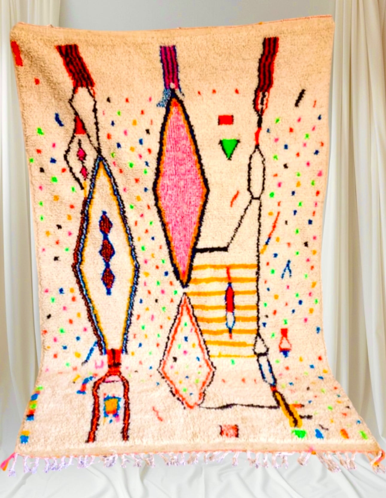 Handmade Azilal Rug, size 250 x 150 cm || 8.2 x 4.92 ft