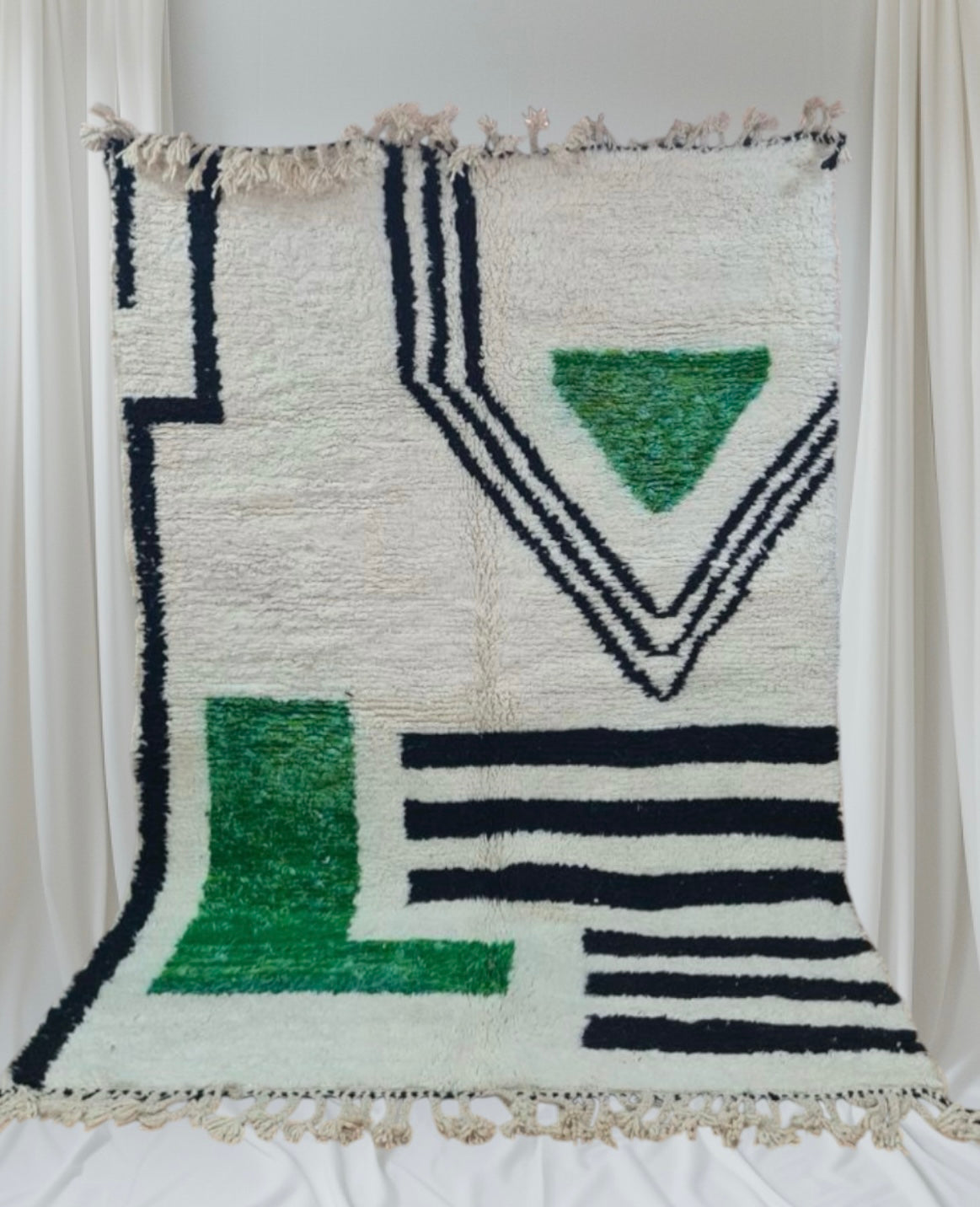 Beni Ouarain Rug size 250 x 150 cm || 8.2 x 4.92 ft