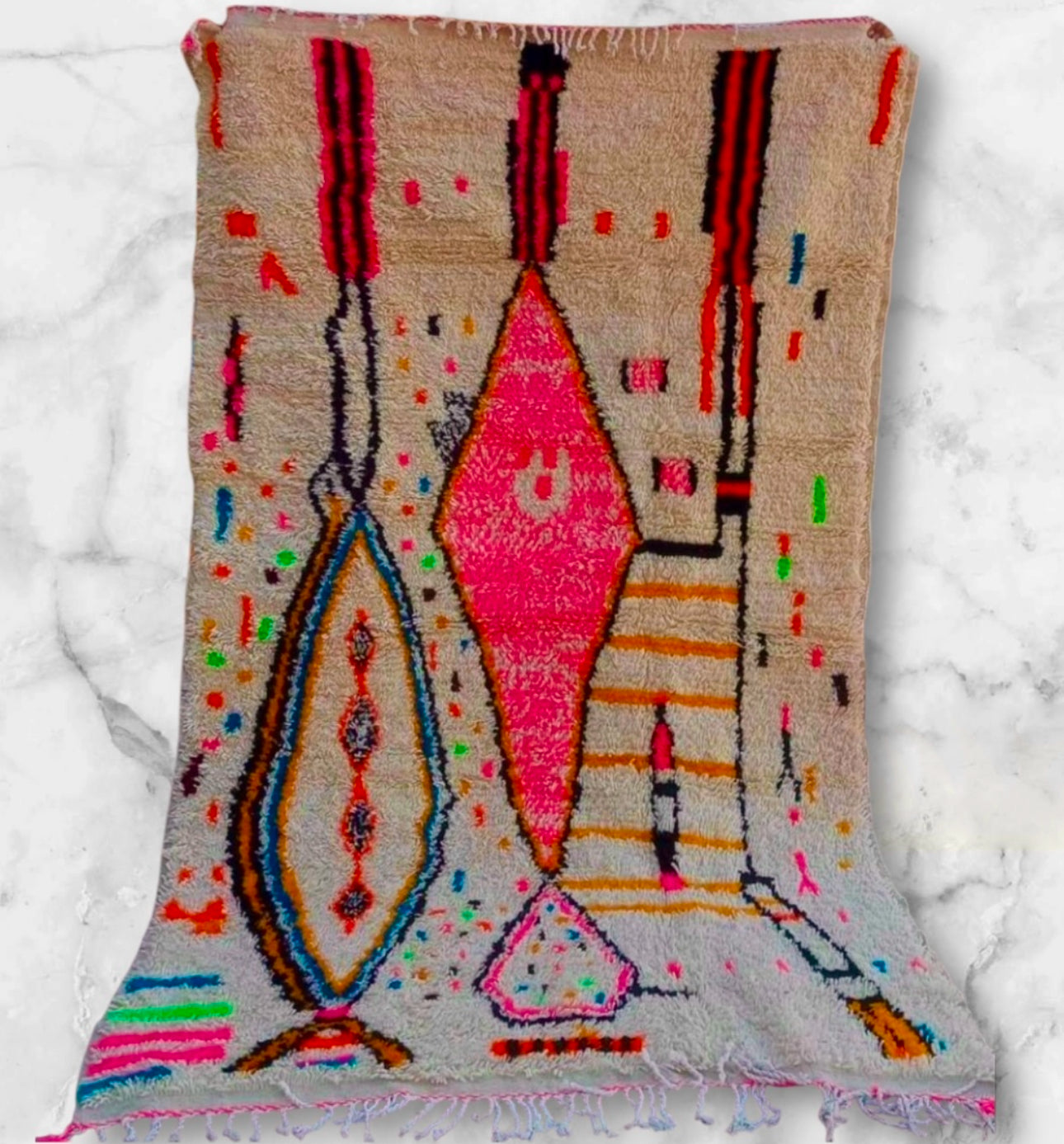 Handmade Azilal Rug, size 250 x 150 cm || 8.2 x 4.92 ft