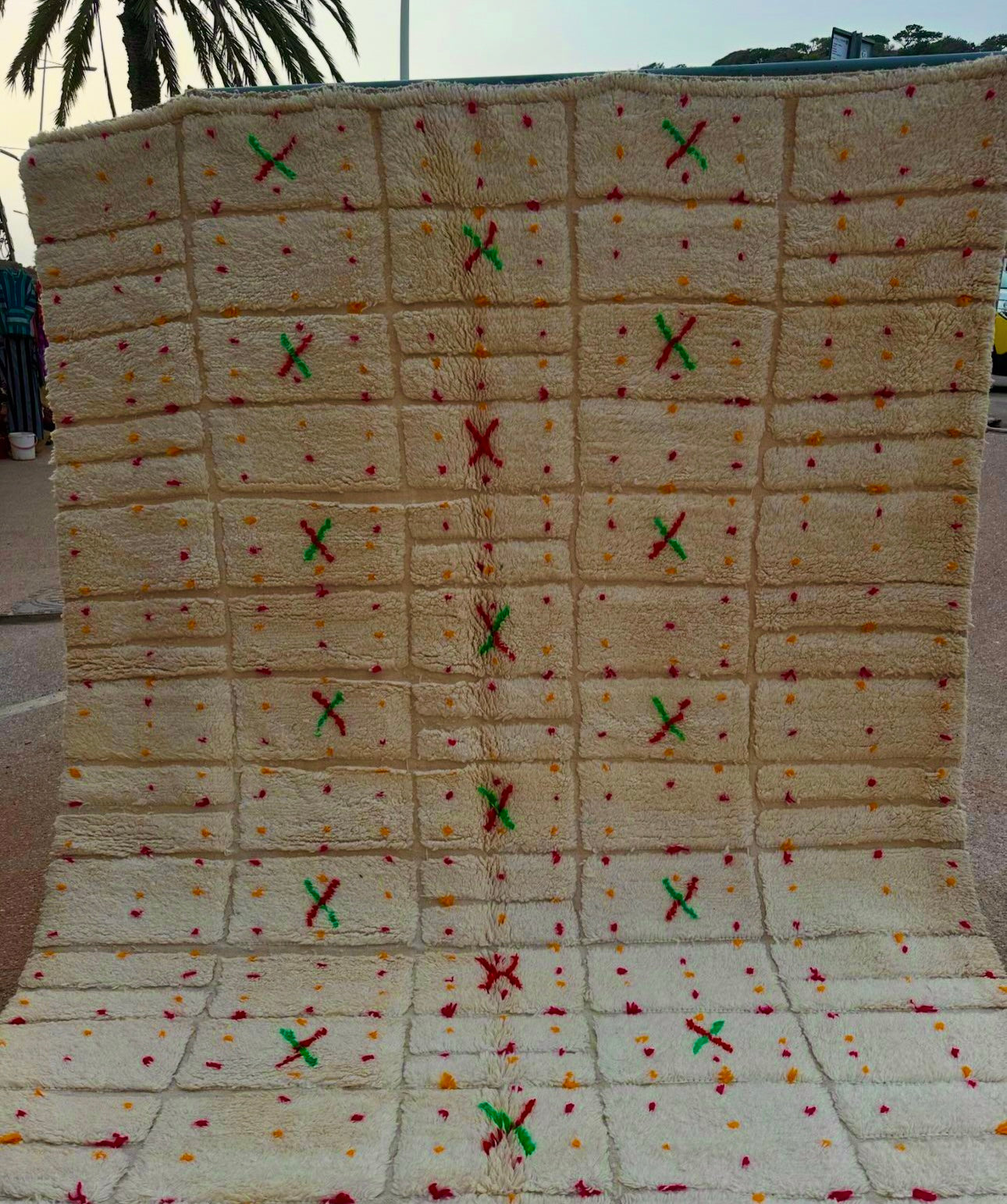 Azilal Rug, size 340 x 240 || 11.15 x 7.87 ft