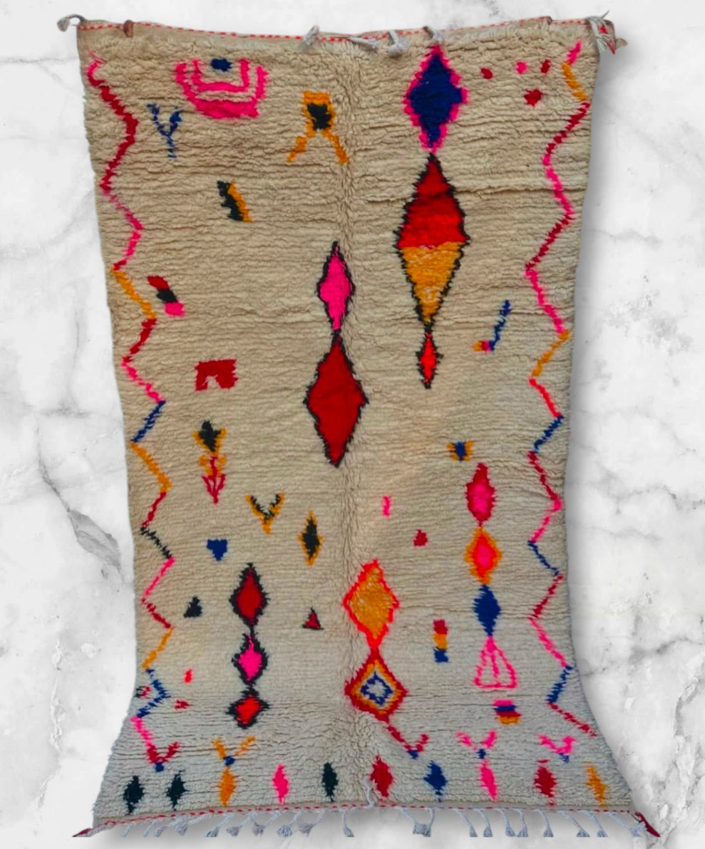 Handmade Azilal Rug, size 250 x 150 cm || 8.2 x 4.92 ft