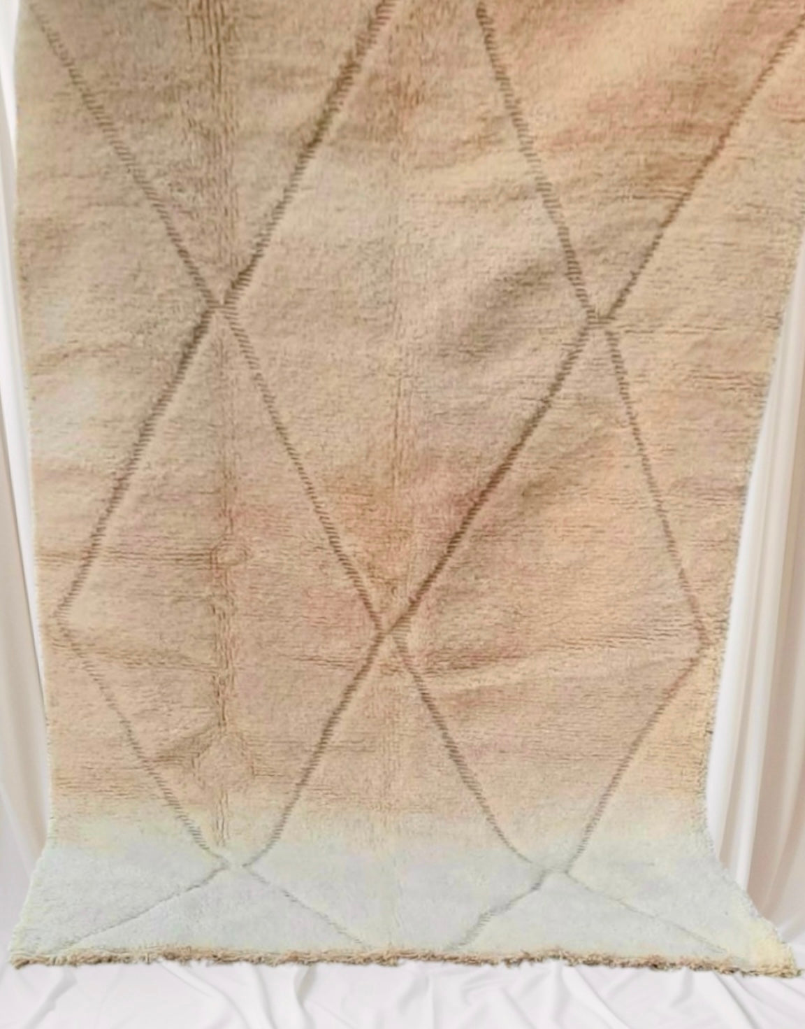 Beni Ouarain Rug size 250 x 150 cm || 8.2 x 4.92 ft