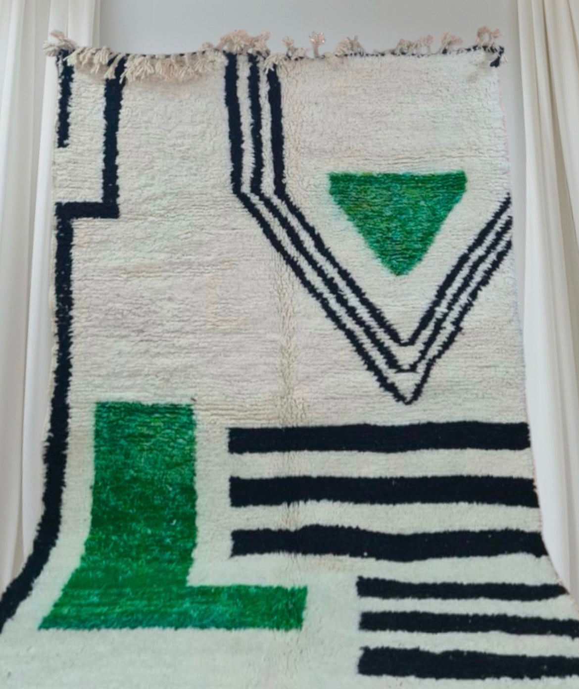 Beni Ouarain Rug size 250 x 150 cm || 8.2 x 4.92 ft