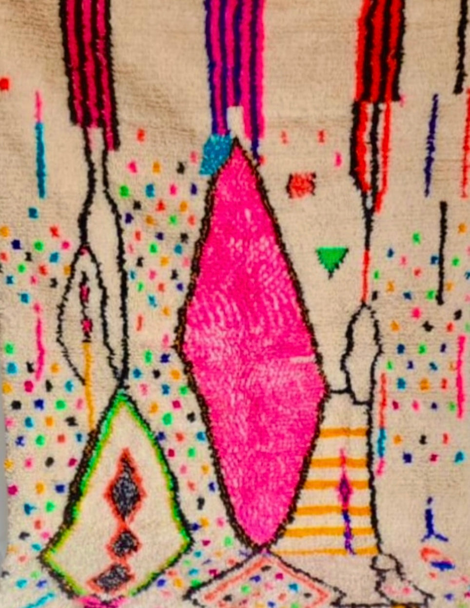 Handmade Azilal Rug, size 250 x 150 cm || 8.2 x 4.92 ft