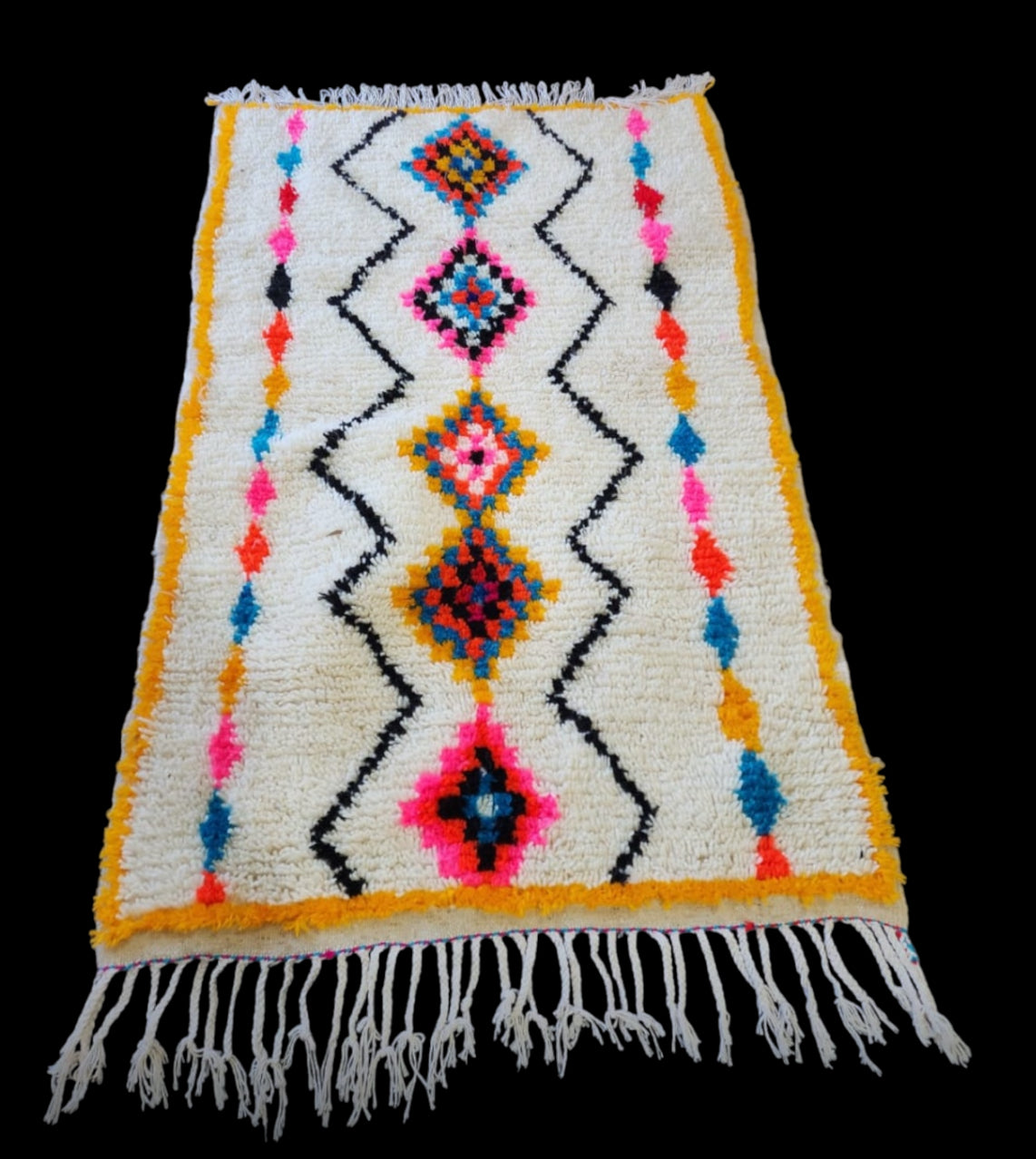 Handmade Azilal Rug, size 150 x 100 cm (4.92 x 3.28 ft)