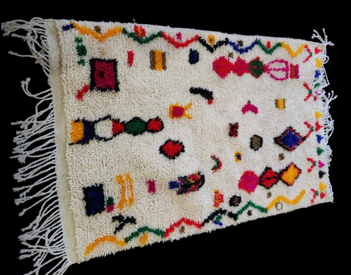 Handmade Azilal Rug, size 150 x 100 cm (4.92 x 3.28 ft)