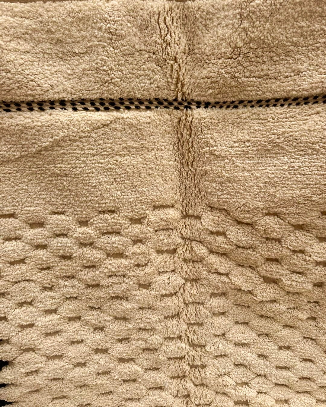 Beni Ouarain Rug size 250 x 150 cm || 8.2 x 4.92 ft