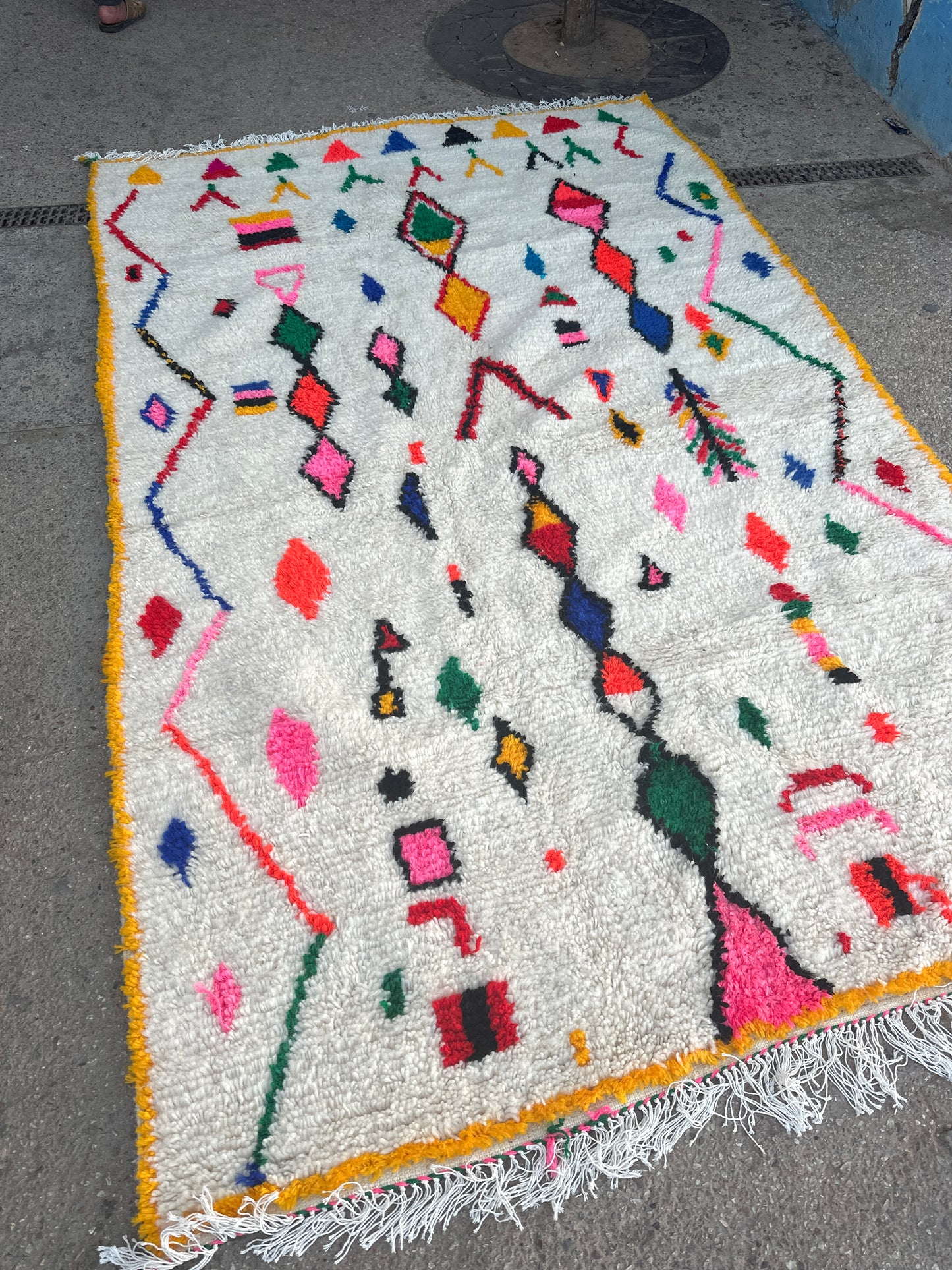 Handmade Azilal Rug, size 300 x 200 cm || 9.84 x 6.56 ft