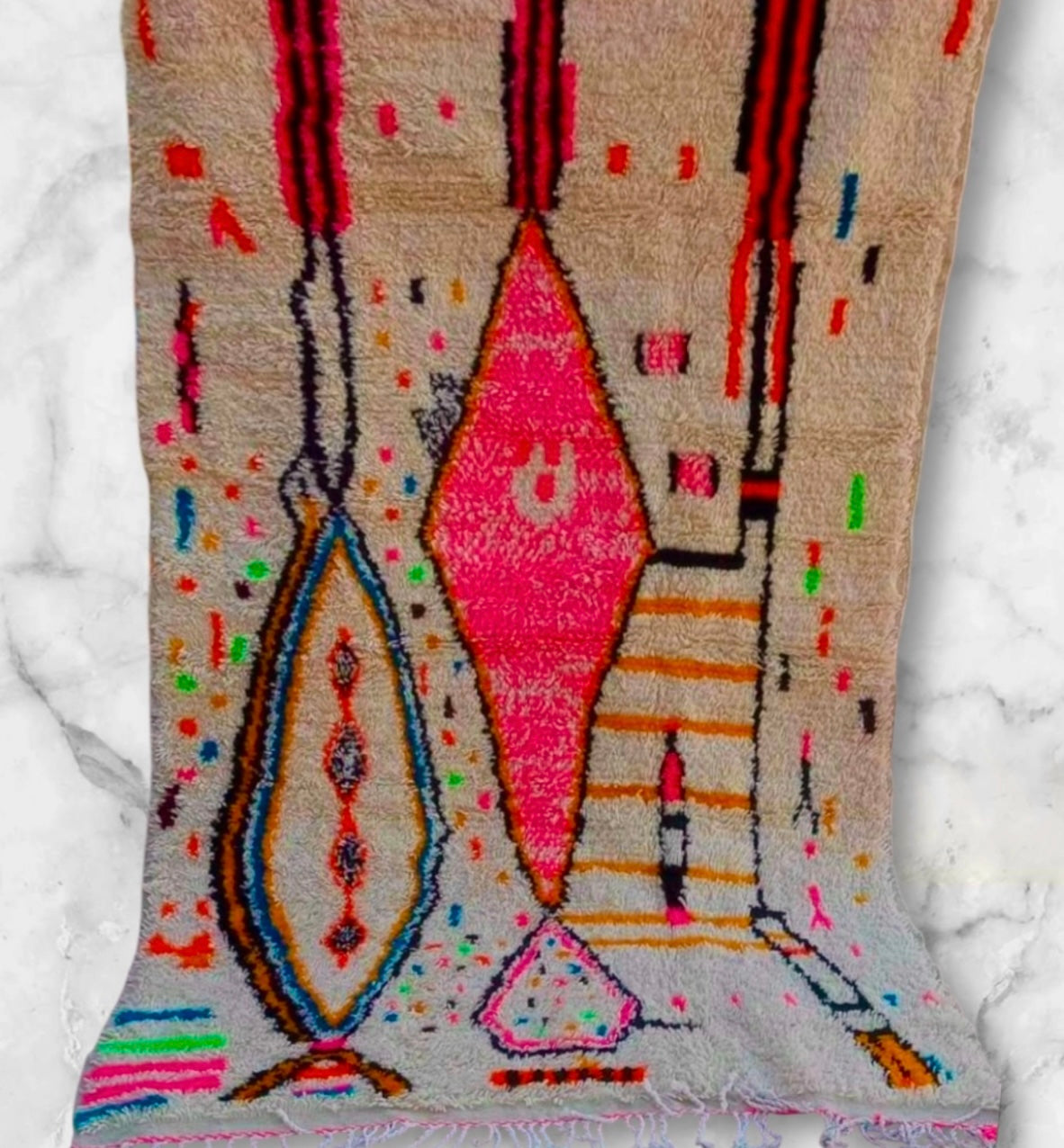 Handmade Azilal Rug, size 250 x 150 cm || 8.2 x 4.92 ft