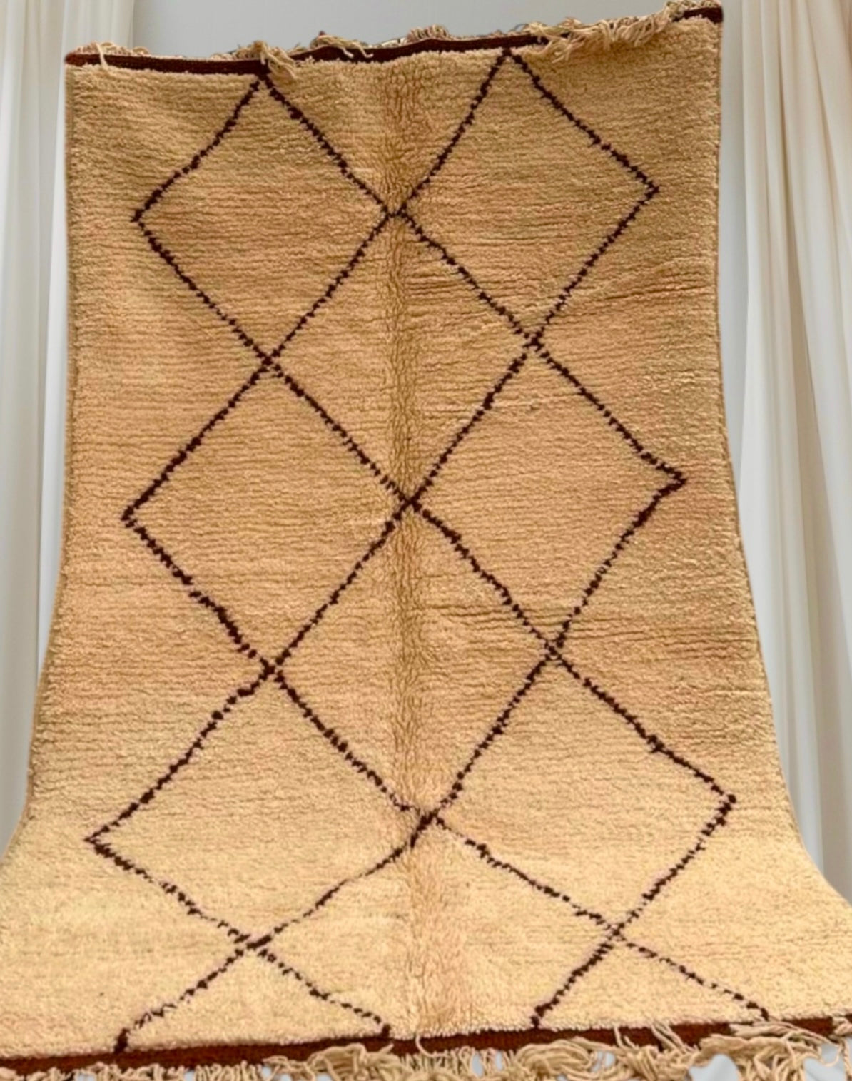 Beni Ouarain Rug size 250 x 150 cm || 8.2 x 4.92 ft