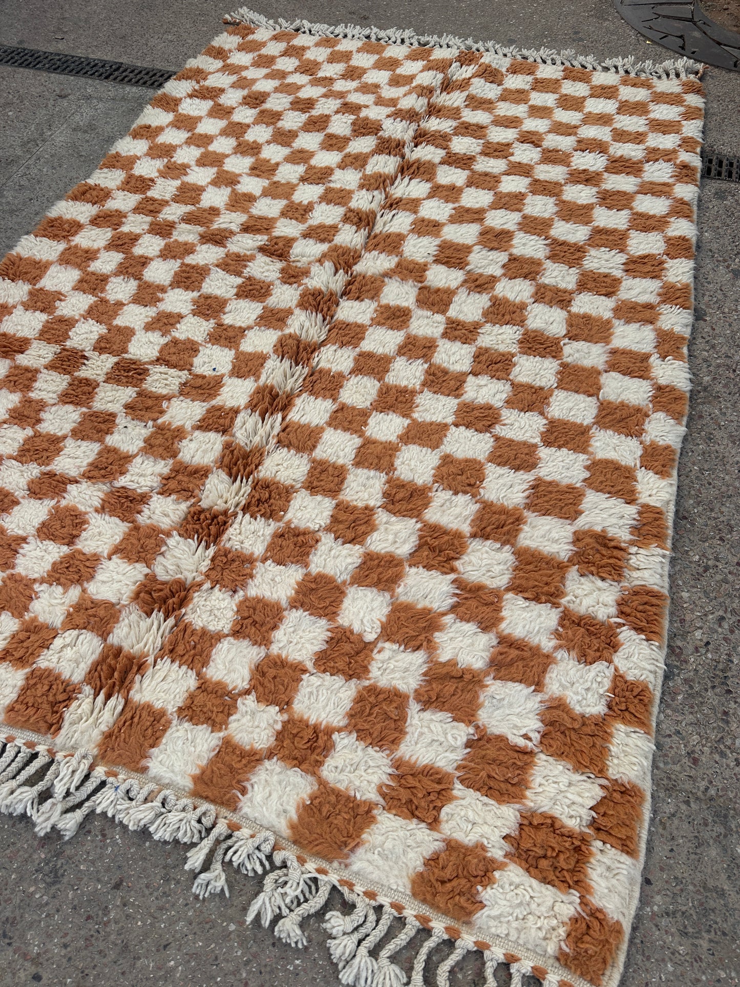 Handmade Beni Ouarain, size 250 x 150 cm || 8.2 x 4.92 ft