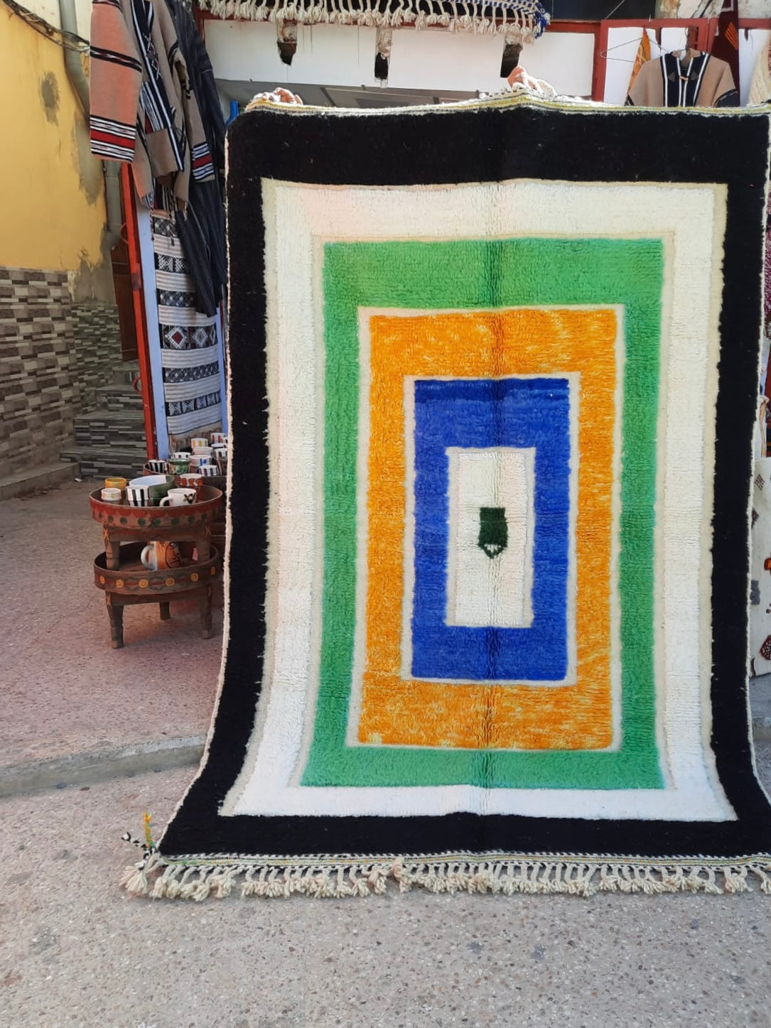 Handmade Azilal Rug, size 250 x 150 cm || 8.2 x 4.92 ft