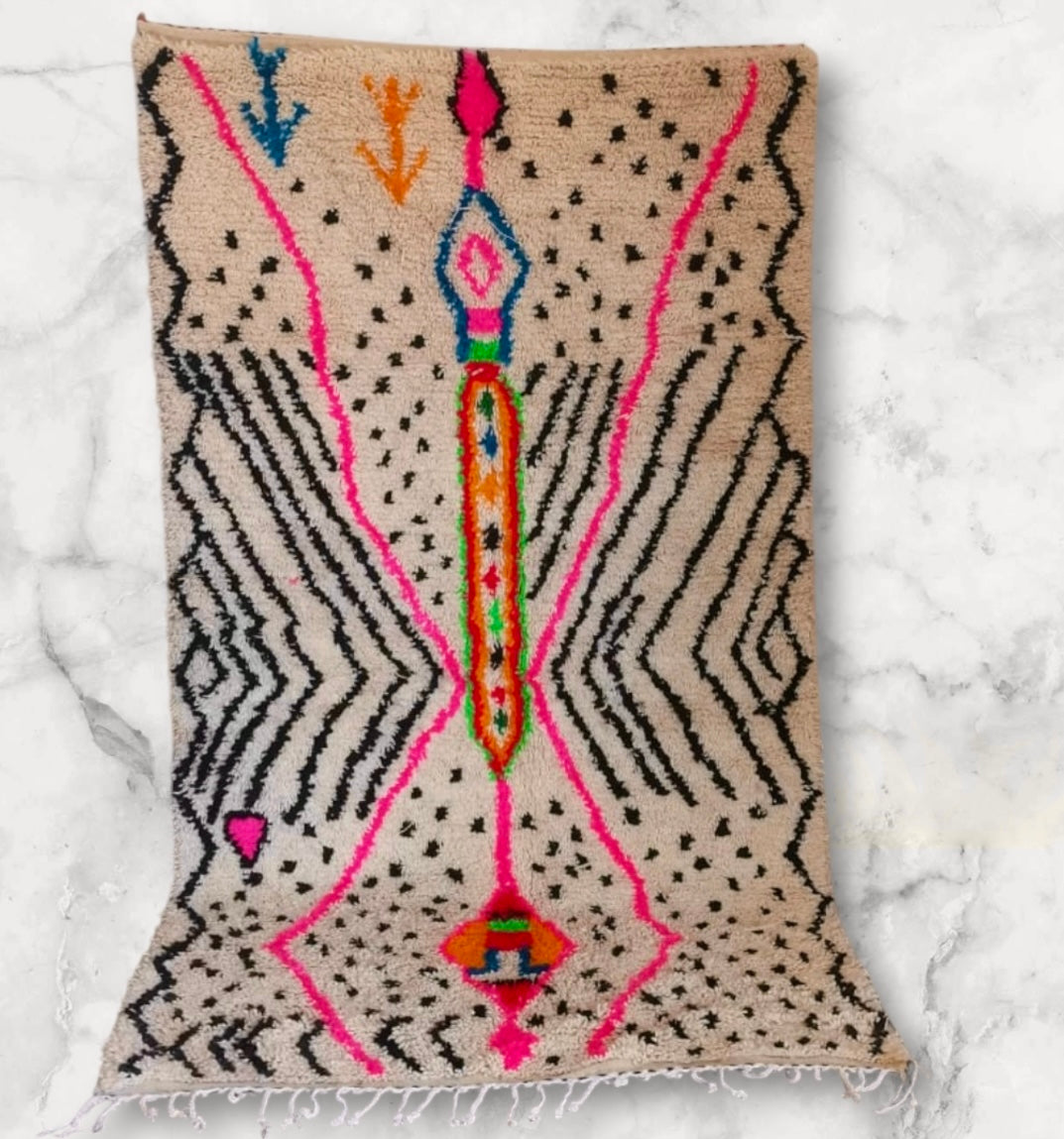 Handmade Azilal Rug, size 250 x 150 cm || 8.2 x 4.92 ft