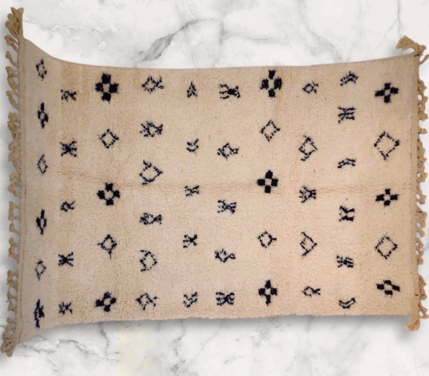 Beni Ouarain Rug size 250 x 150 cm || 8.2 x 4.92 ft