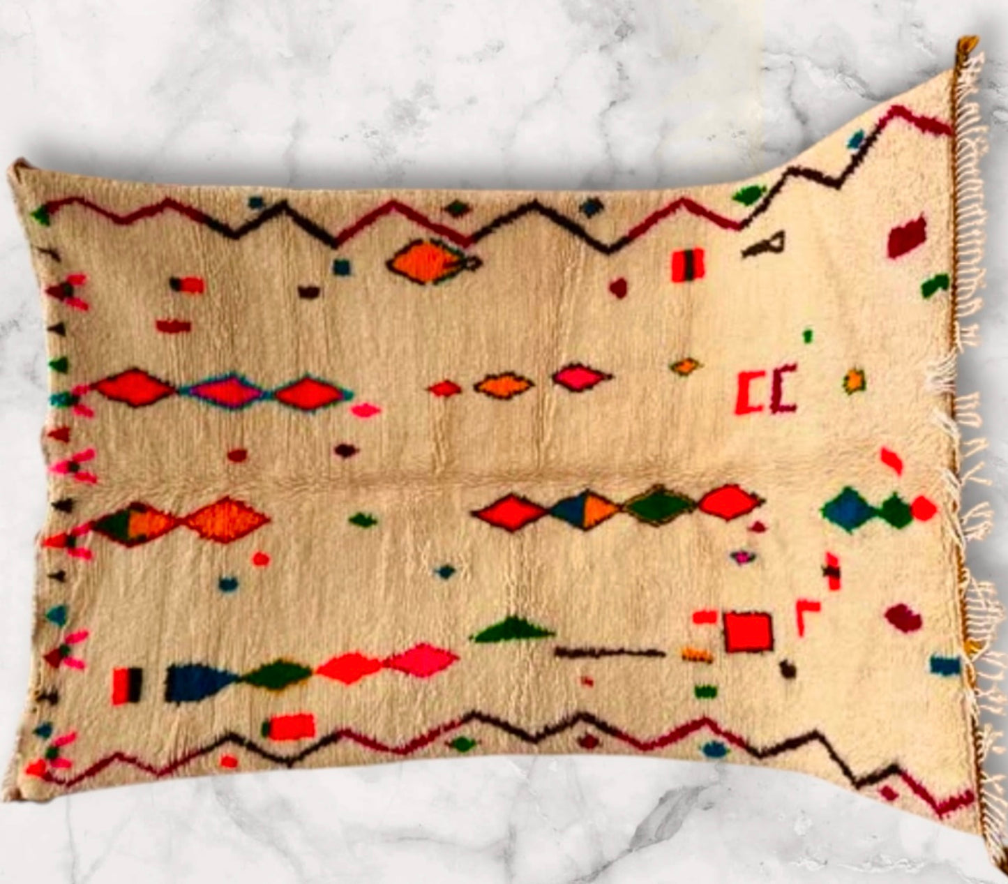 Handmade Azilal Rug, size 250 x 150 cm || 8.2 x 4.92 ft