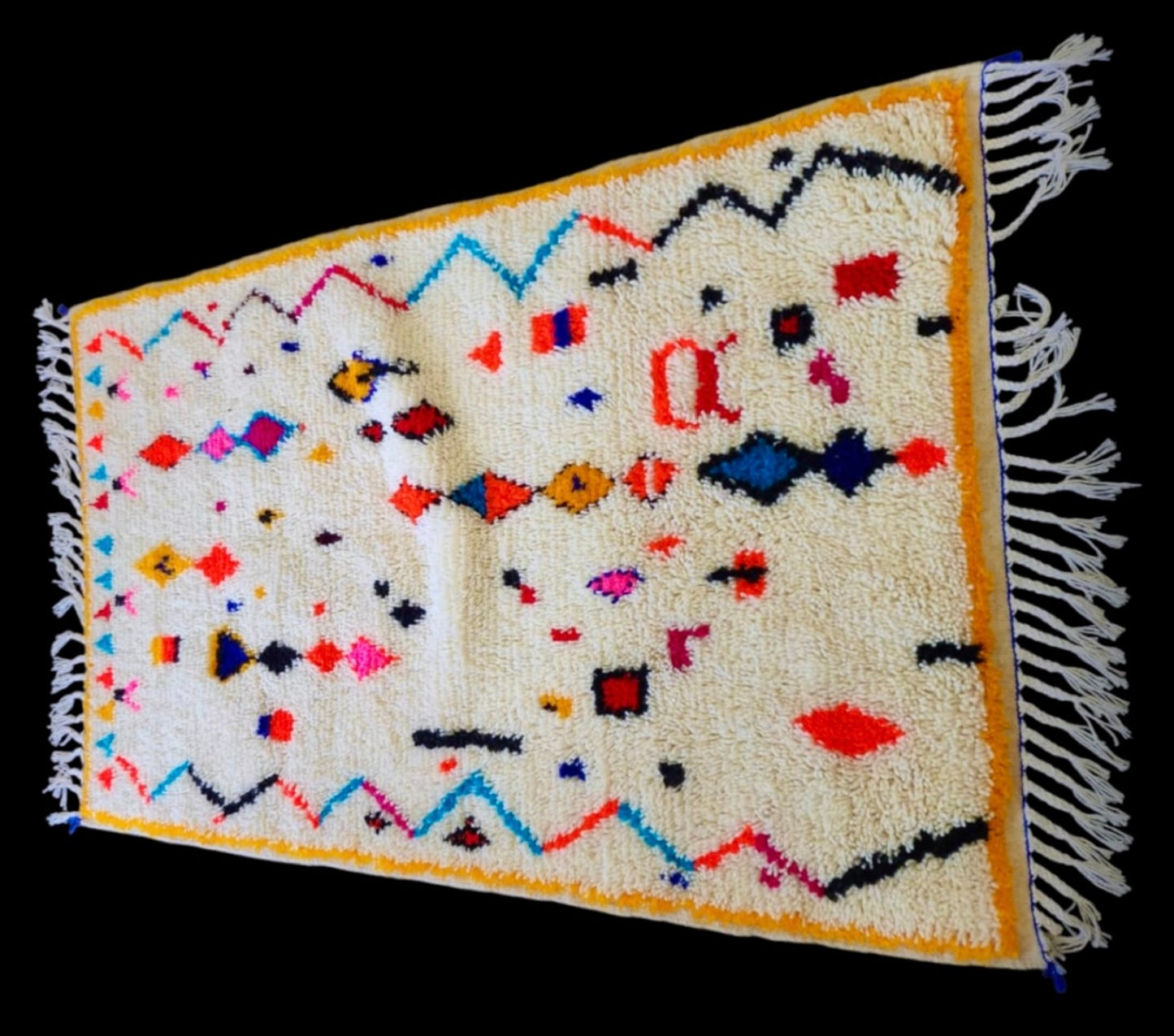 Handmade Azilal Rug, size 150 x 100 cm (4.92 x 3.28 ft)