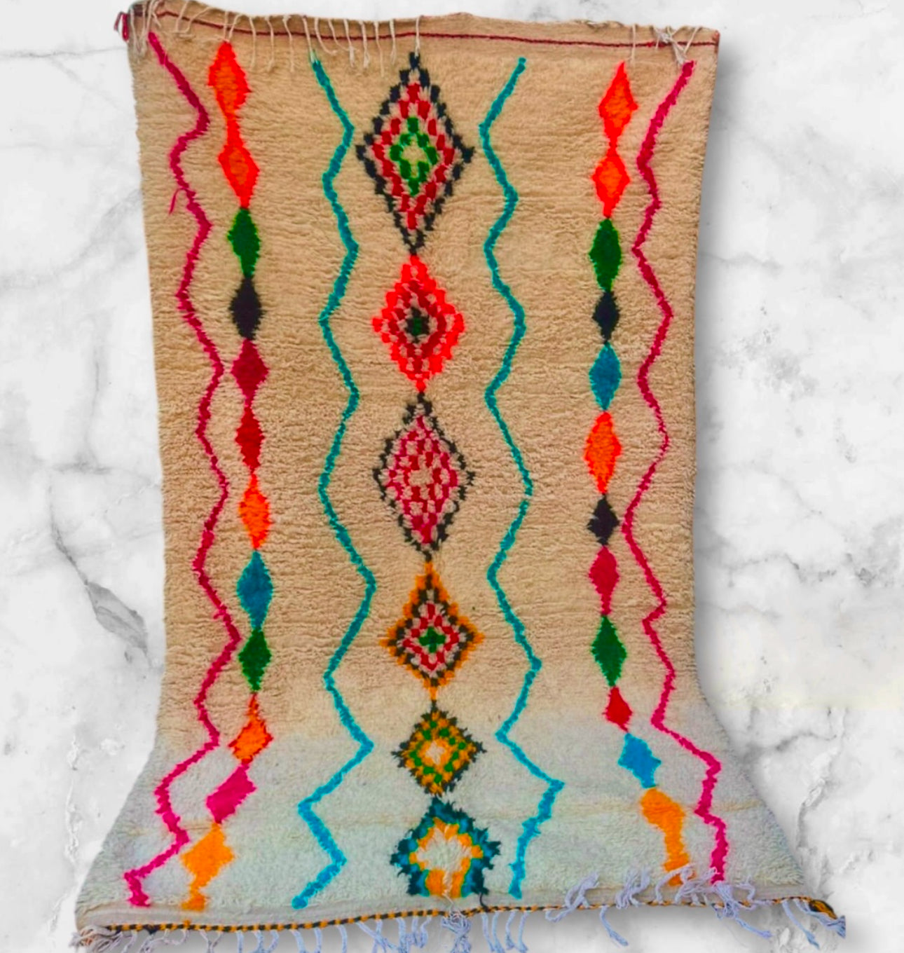 Handmade Azilal Rug, size 250 x 150 cm || 8.2 x 4.92 ft