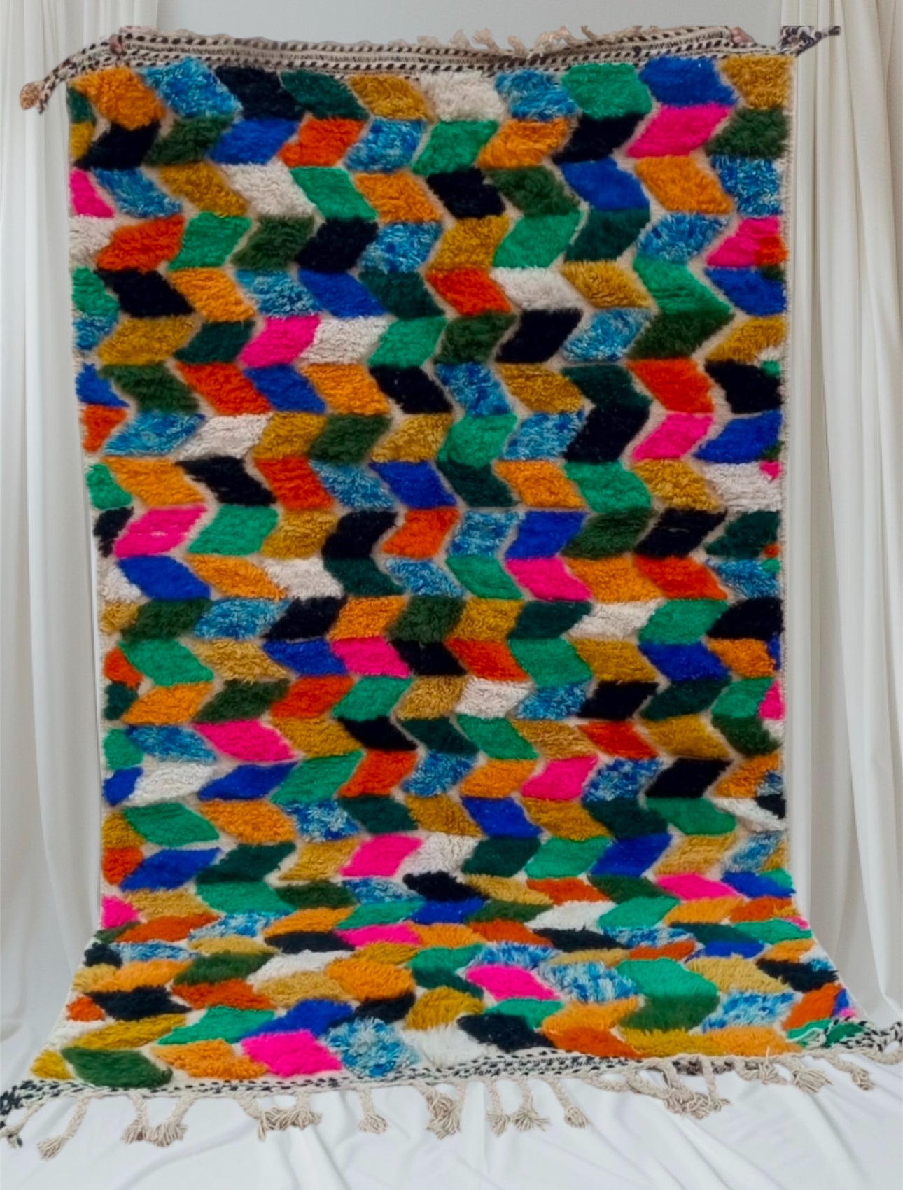 Beni Ouarain Rug size 250 x 150 cm || 8.2 x 4.92 ft