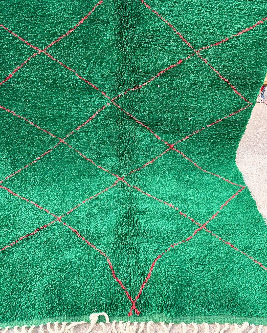 Beni Ouarain Rug size 270 x 170 cm || 8.85 x 5.57 ft