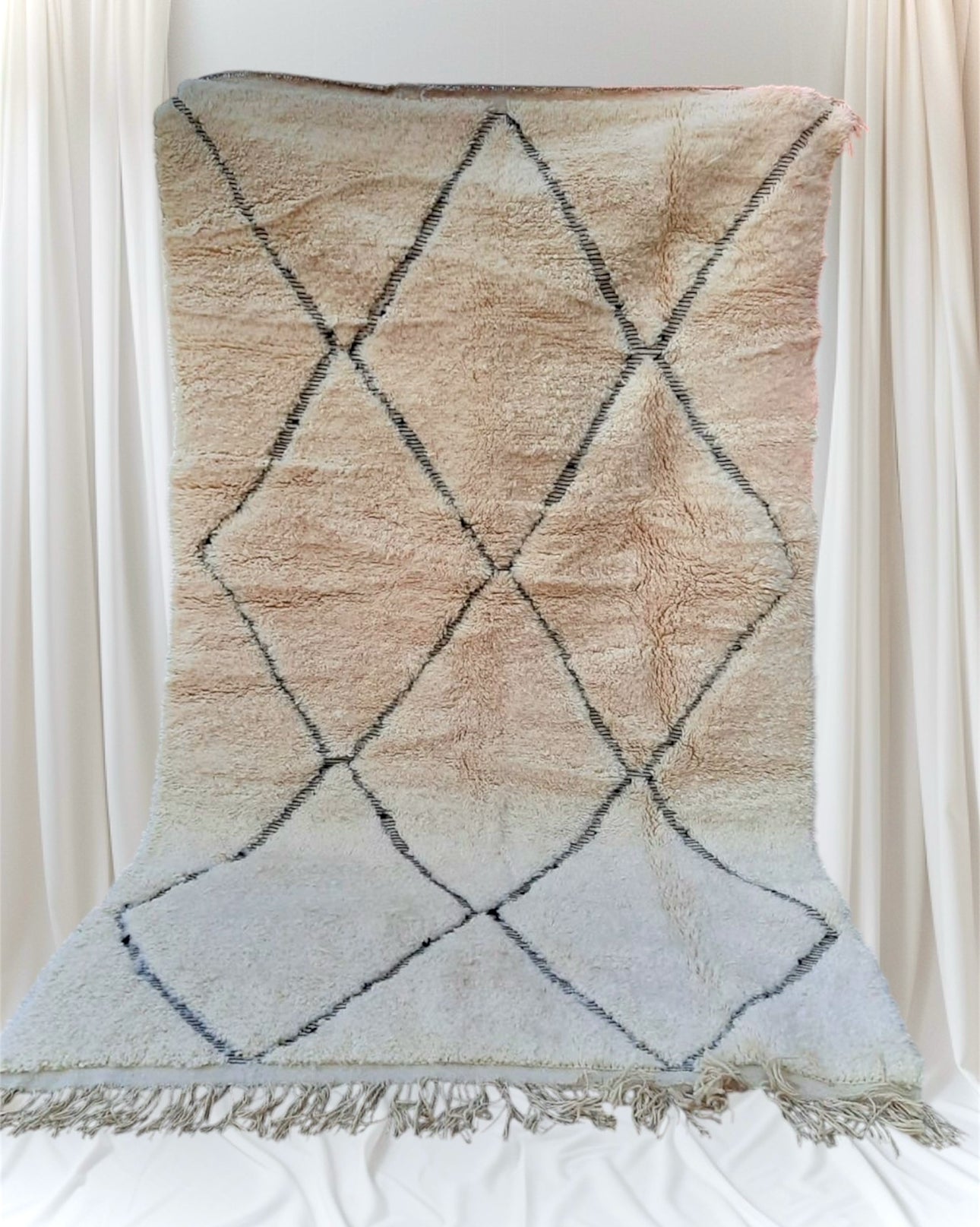 Beni Ouarain Rug size 250 x 150 cm || 8.2 x 4.92 ft