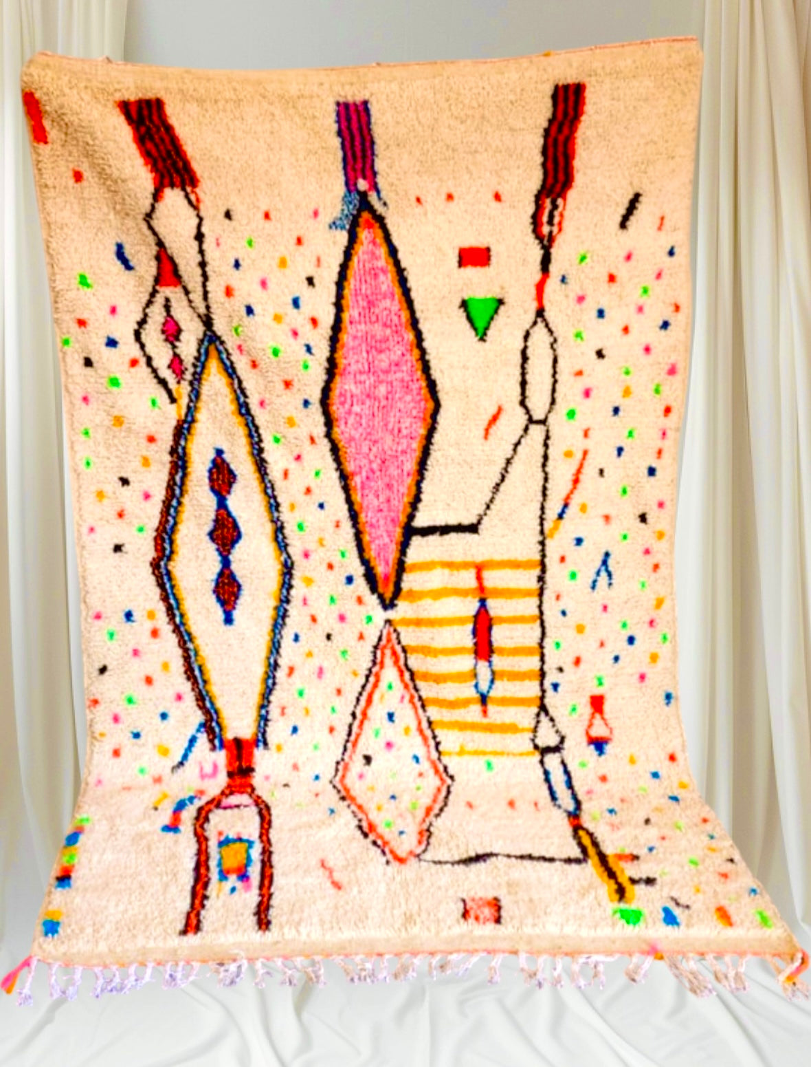 Handmade Azilal Rug, size 250 x 150 cm || 8.2 x 4.92 ft