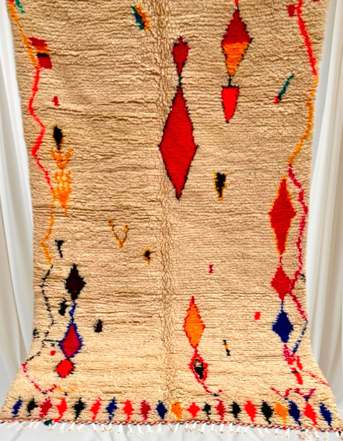 Handmade Azilal Rug, size 250 x 150 cm || 8.2 x 4.92 ft
