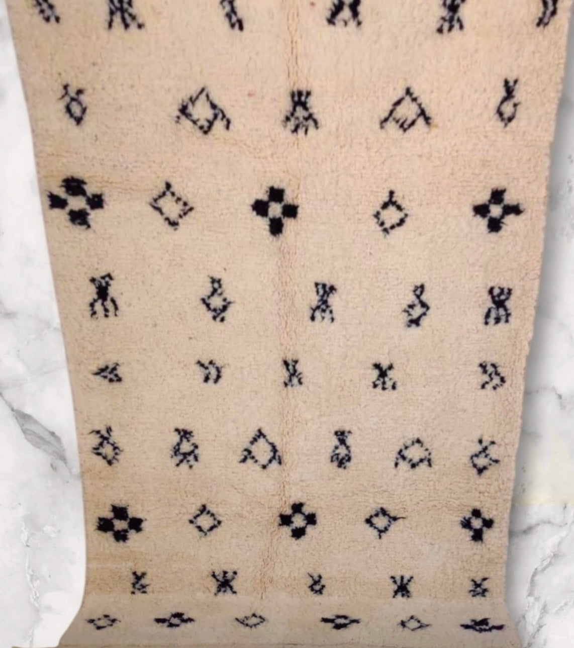 Beni Ouarain Rug size 250 x 150 cm || 8.2 x 4.92 ft