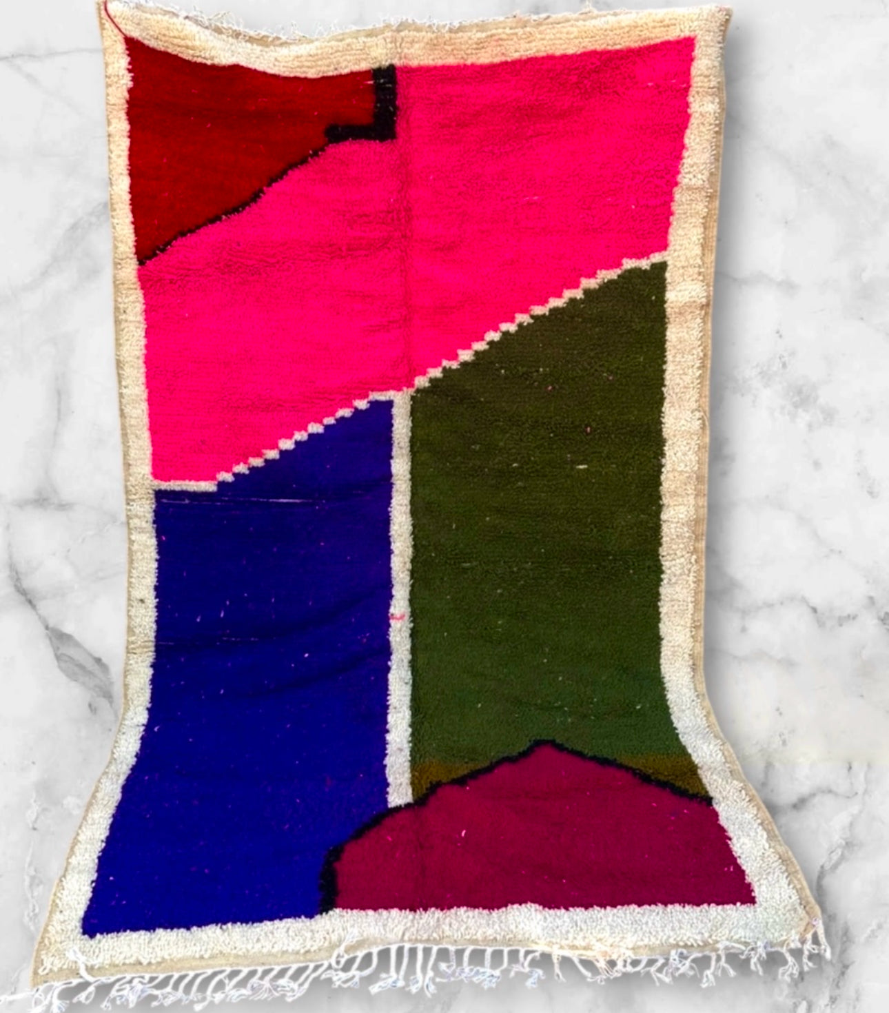 Handmade Azilal Rug, size 250 x 150 cm || 8.2 x 4.92 ft