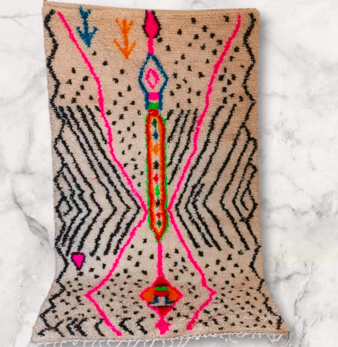 Handmade Azilal Rug, size 250 x 150 cm || 8.2 x 4.92 ft