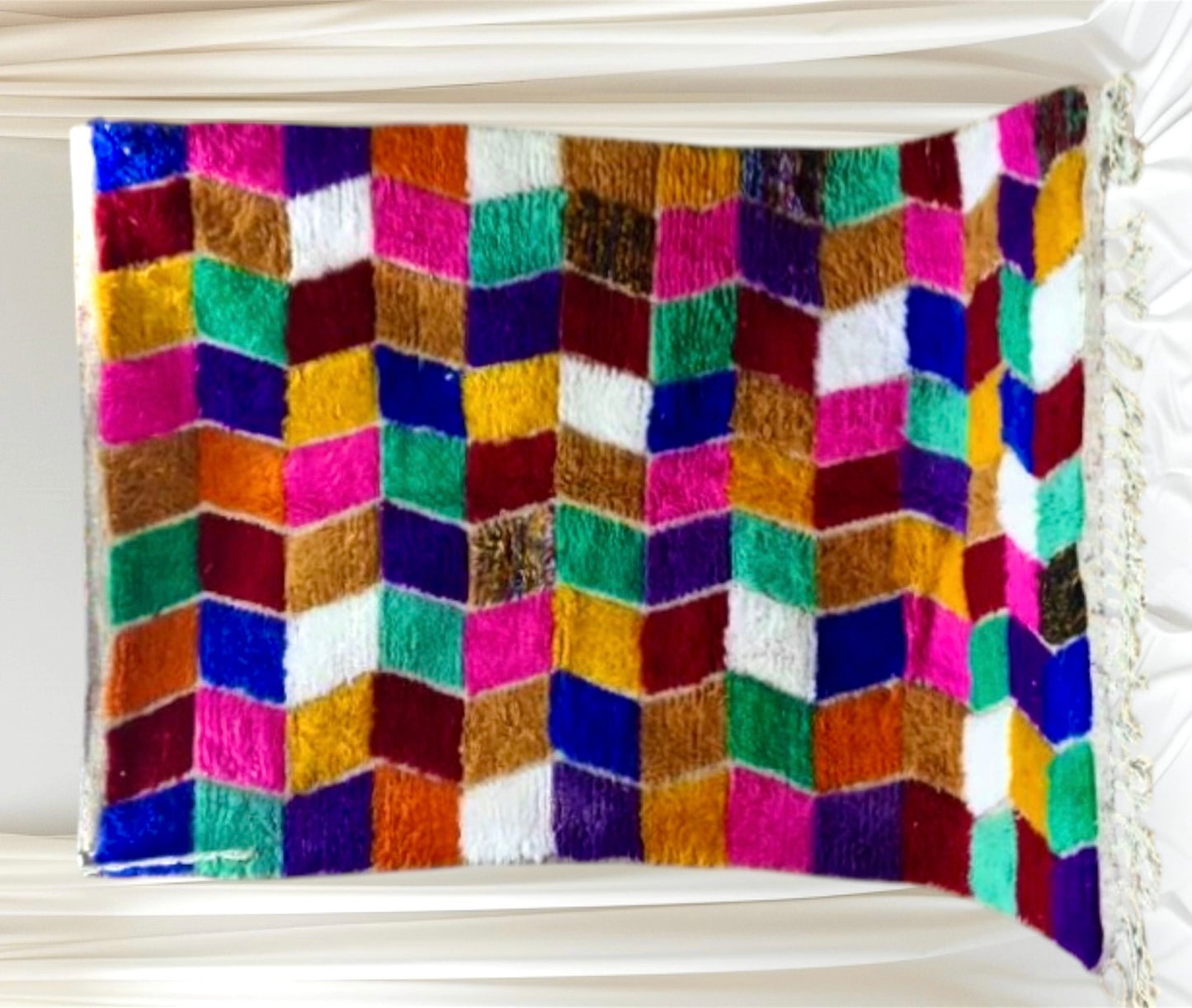 Handmade Azilal Rug, size 230 x 160 cm || 7.54 x 5.24 ft