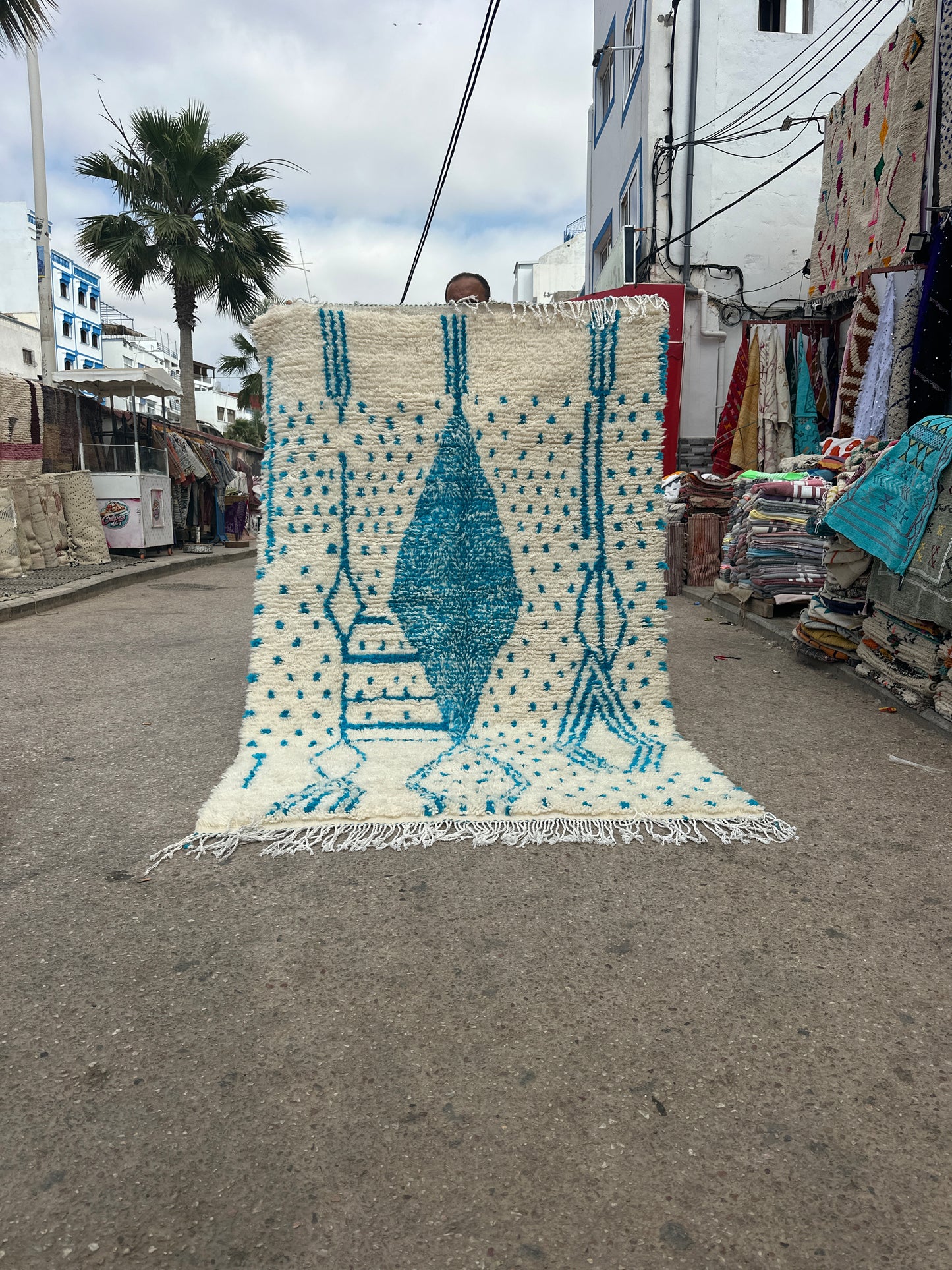 Handmade Azilal Rug, size 250 x 150 cm || 8.2 x 4.92 ft