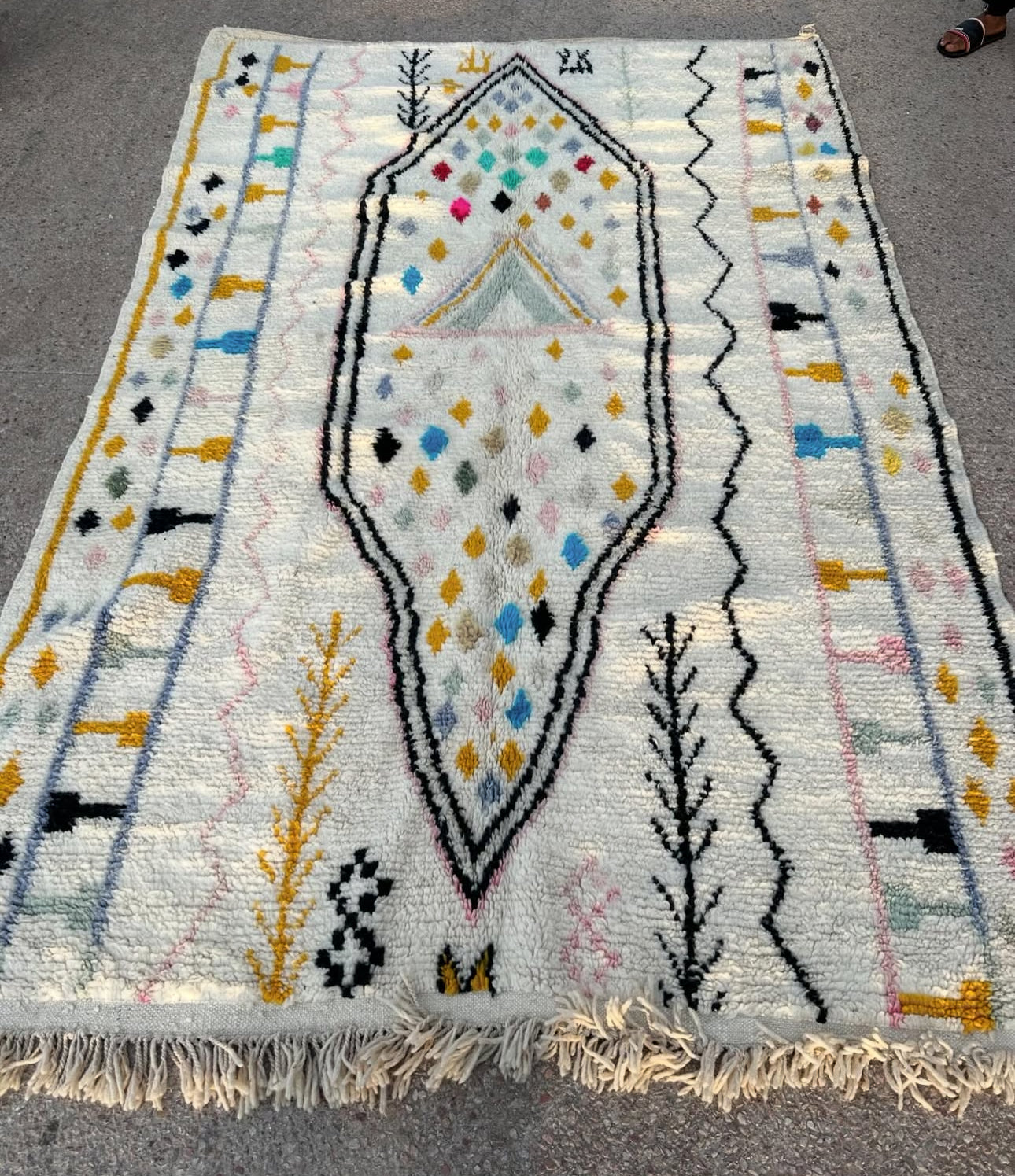 Azilal Rug, size 300 x 200 cm || 9.84 x 6.56 ft