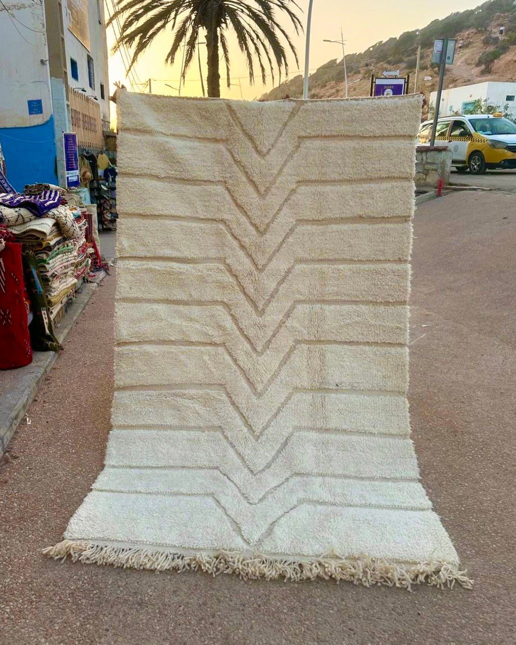 Beni Ouarain Rug size 250 x 150 cm || 8.2 x 4.92 ft