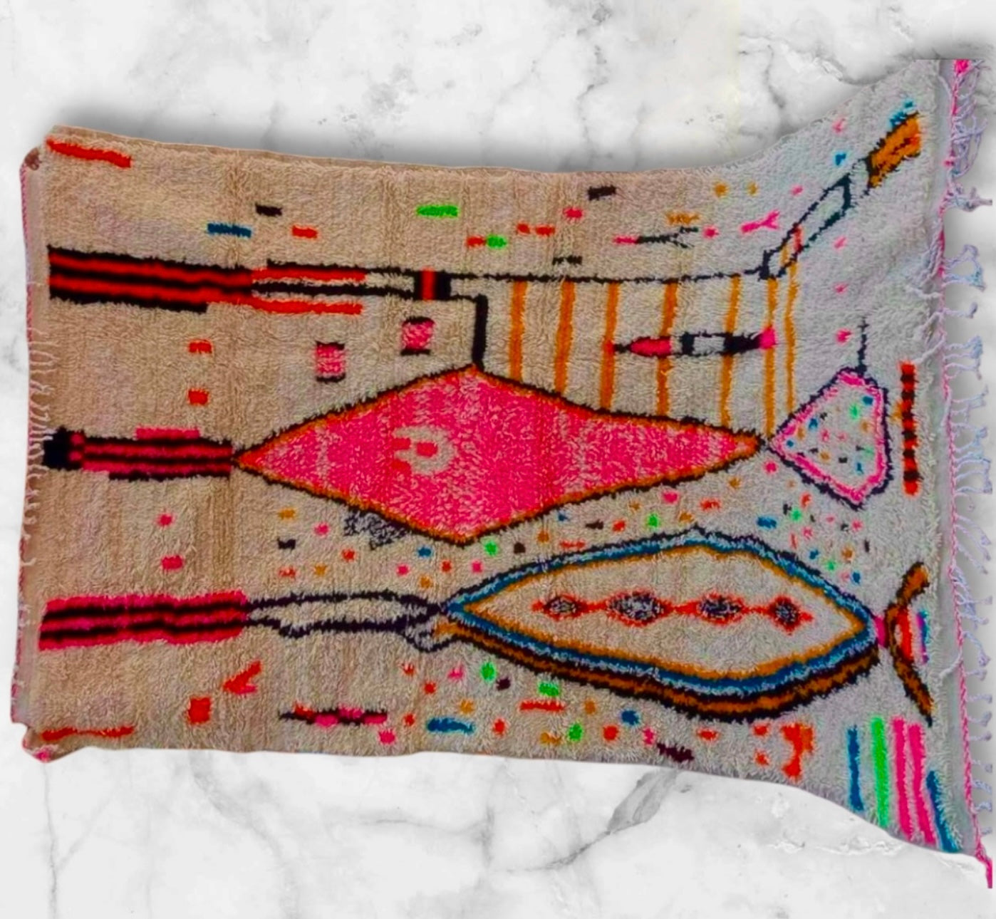 Handmade Azilal Rug, size 250 x 150 cm || 8.2 x 4.92 ft