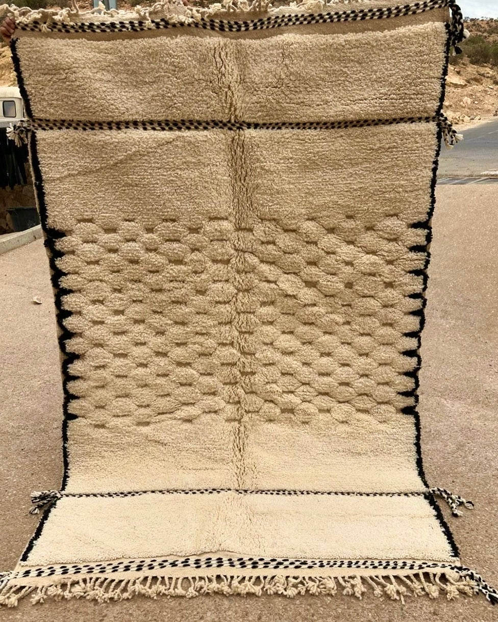 Beni Ouarain Rug size 250 x 150 cm || 8.2 x 4.92 ft