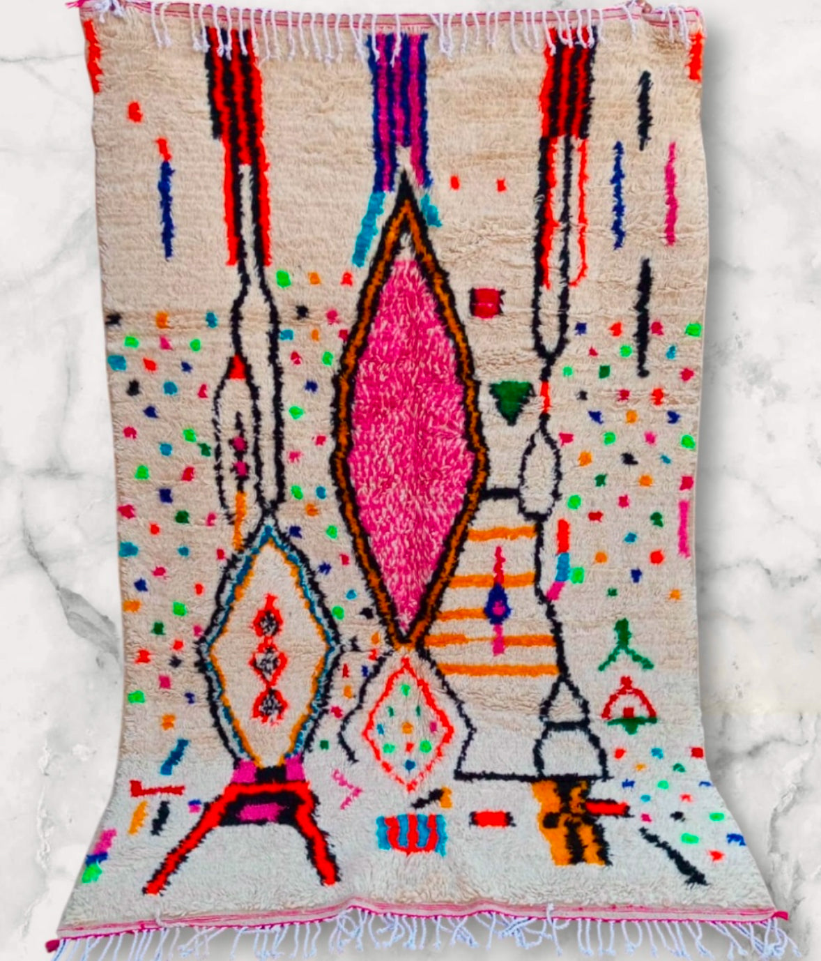 Handmade Azilal Rug, size 250 x 150 cm || 8.2 x 4.92 ft