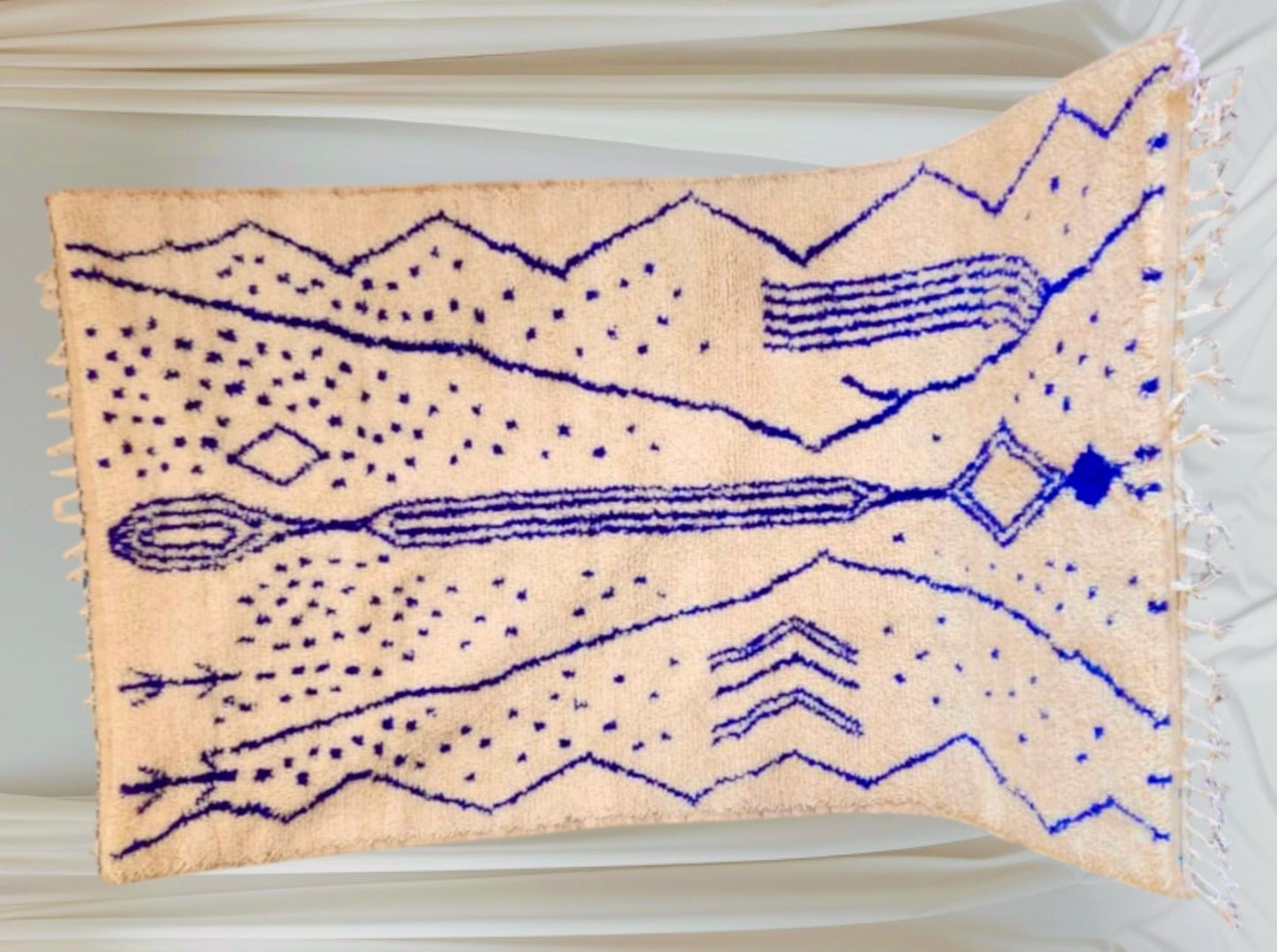 Handmade Azilal Rug, size 250 x 150 cm || 8.2 x 4.92 ft