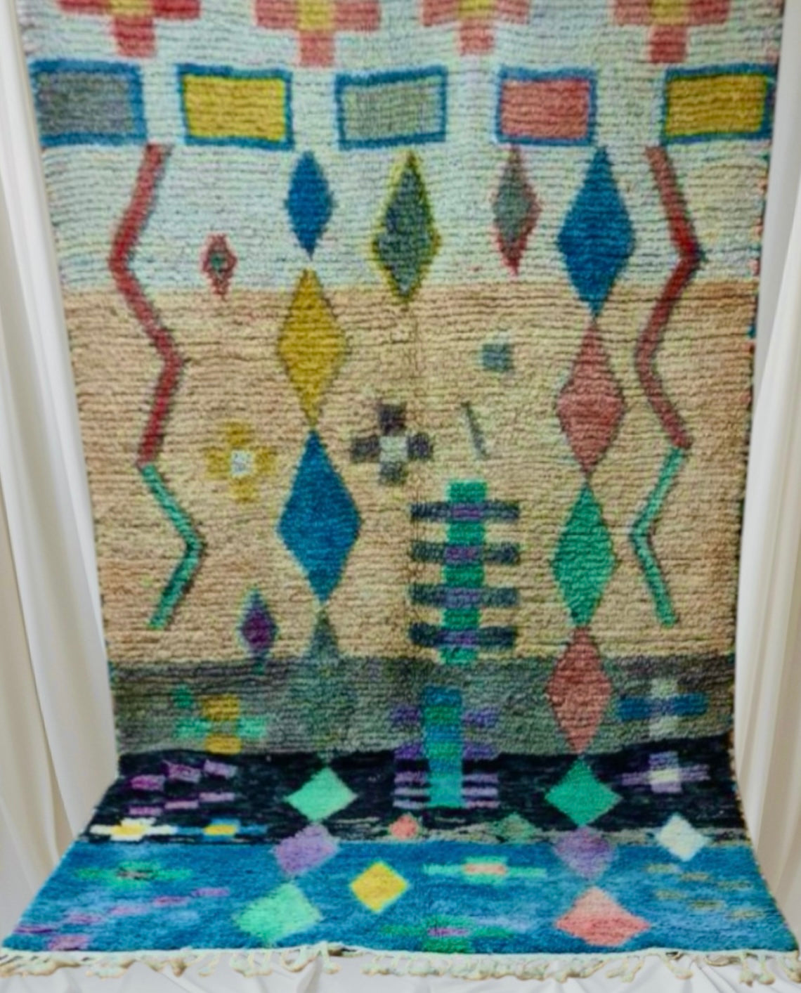 Handmade boujaad Rug, size 250 x 150 cm || 8.2 x 4.92 ft