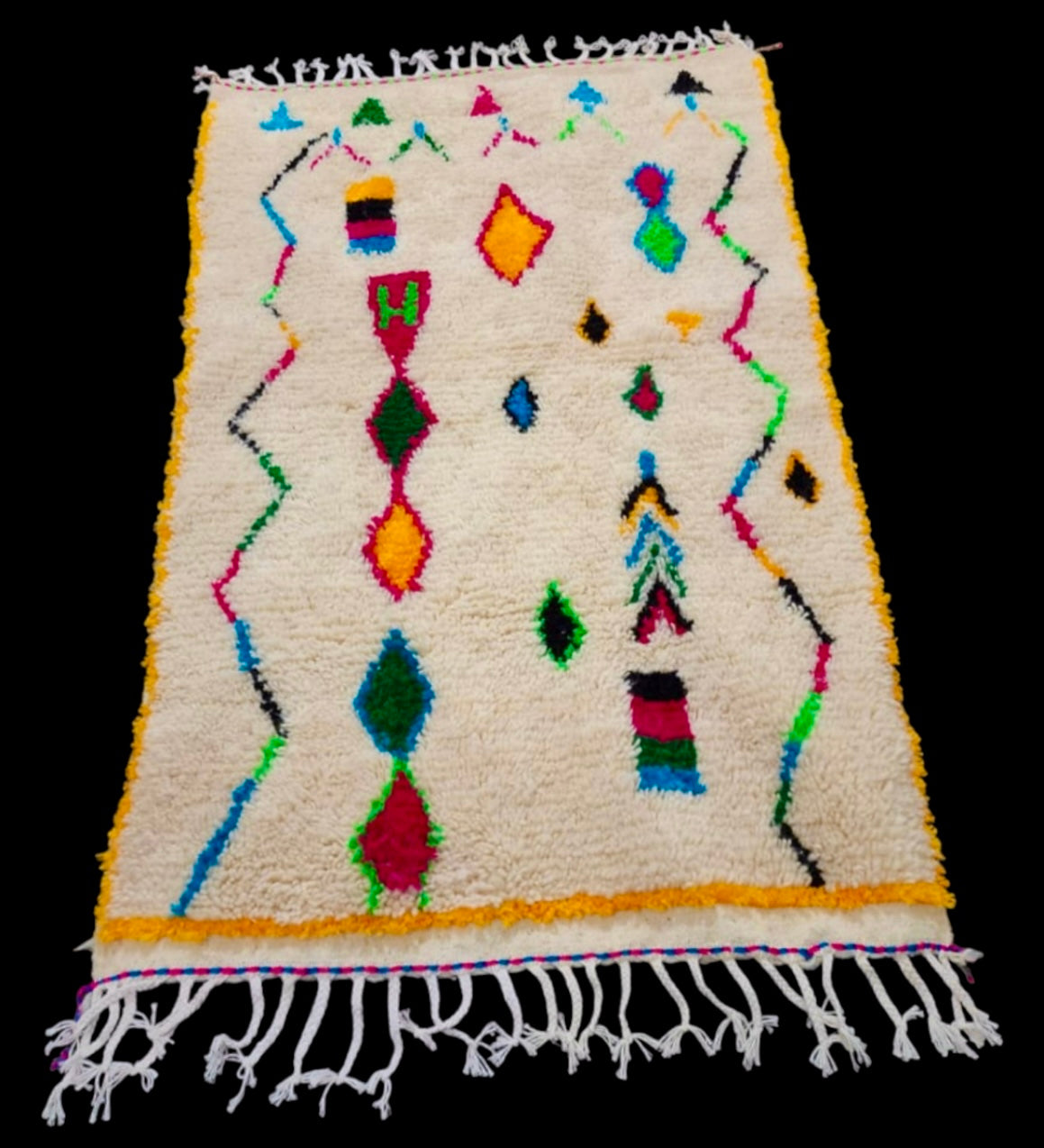 Handmade Azilal Rug, size 150 x 100 cm (4.92 x 3.28 ft)
