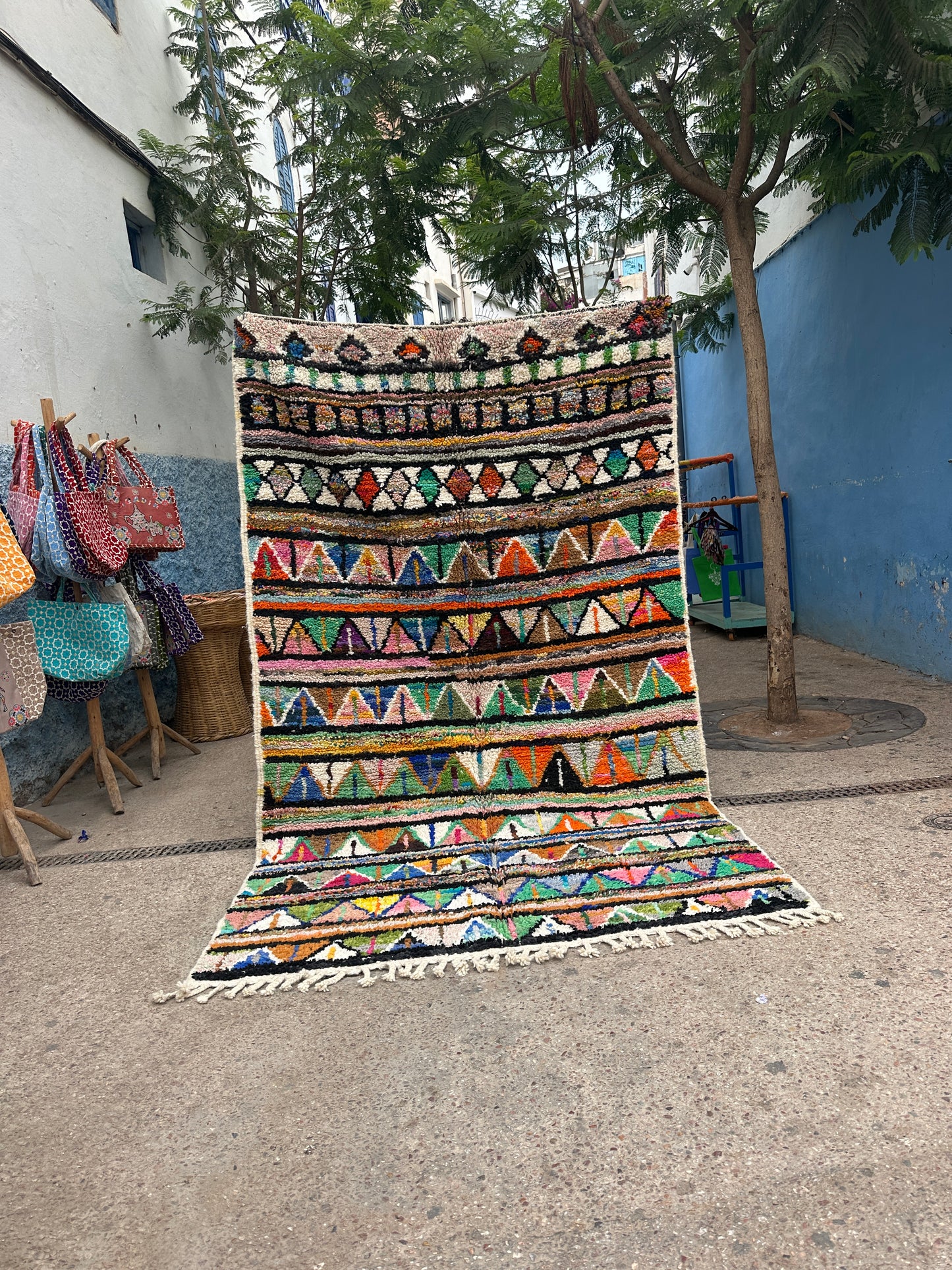 Handmade Beni Ouarain, size 250 x 150 cm || 8.2 x 4.92 ft
