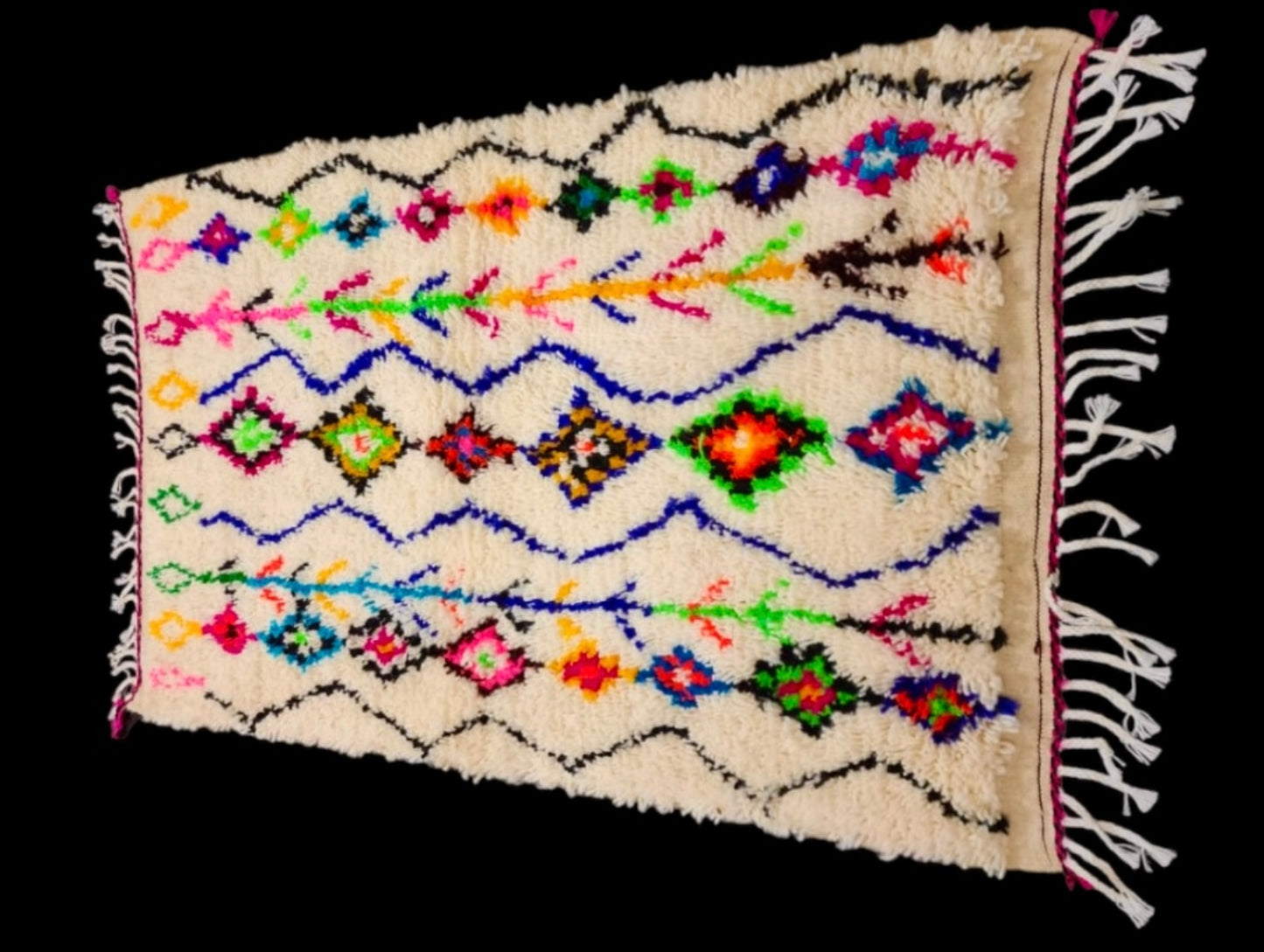 Handmade Azilal Rug, size 150 x 100 cm (4.92 x 3.28 ft)