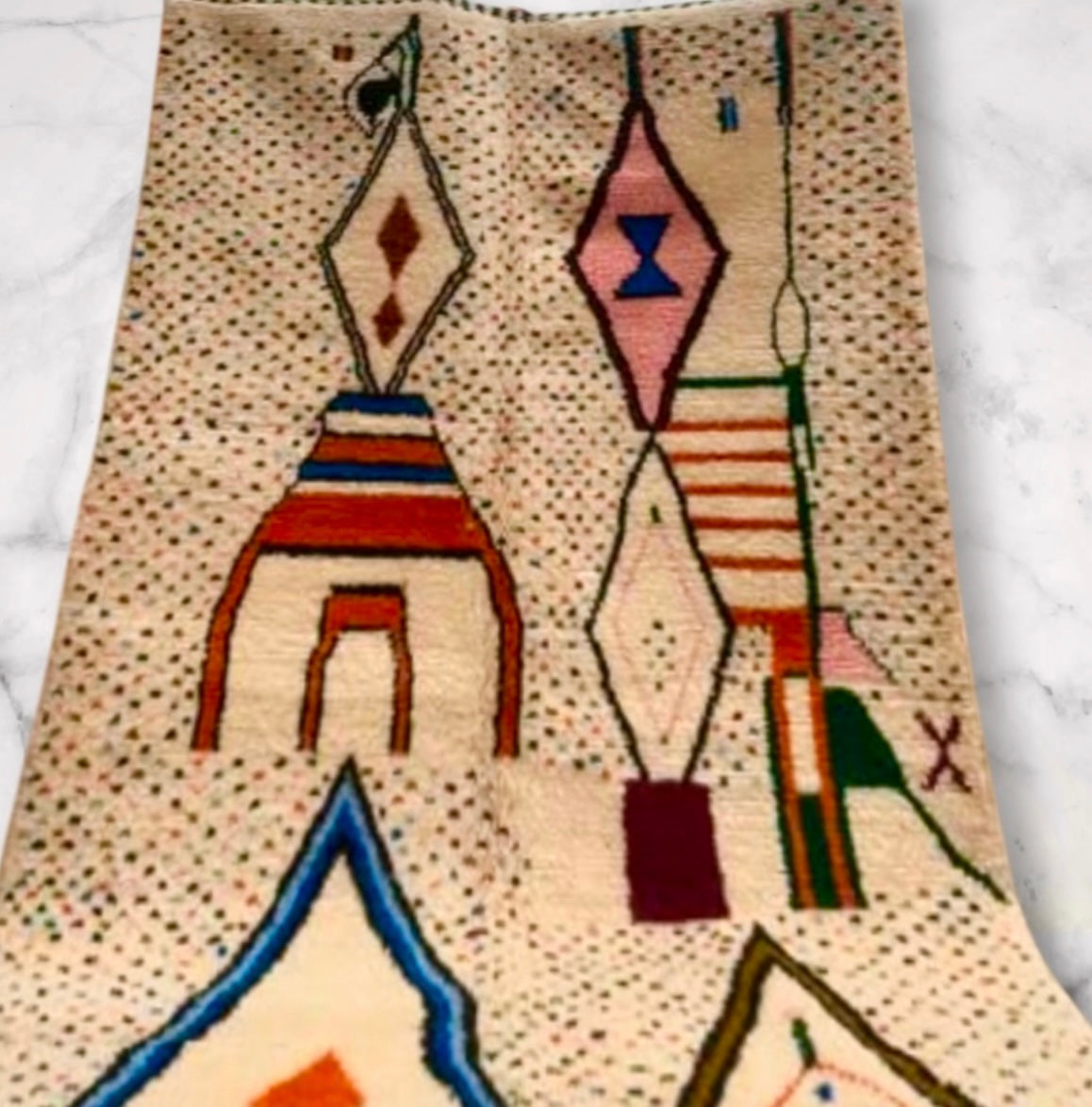 Handmade Azilal Rug, size 250 x 150 cm || 8.2 x 4.92 ft