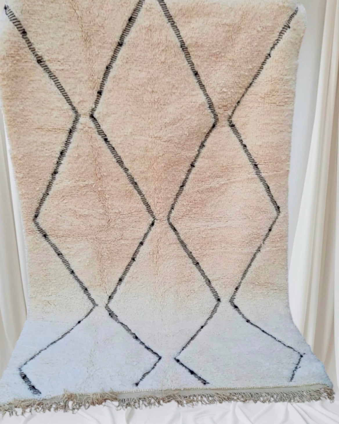 Beni Ouarain Rug size 250 x 150 cm || 8.2 x 4.92 ft
