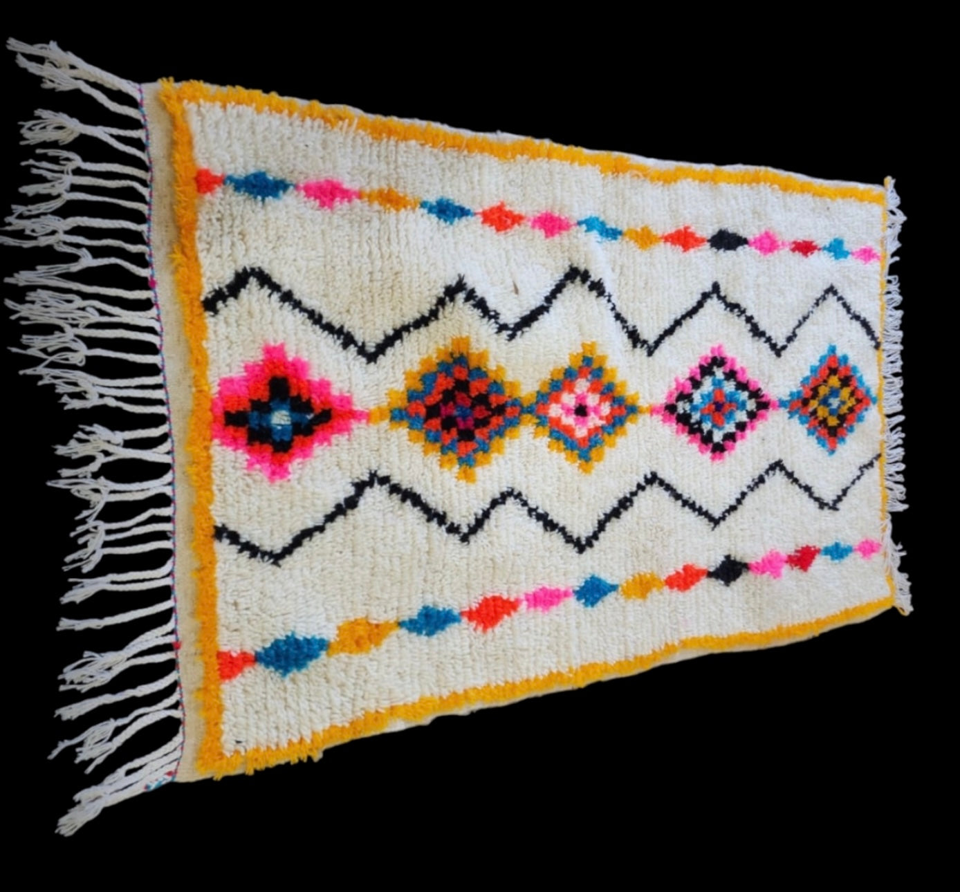 Handmade Azilal Rug, size 150 x 100 cm (4.92 x 3.28 ft)